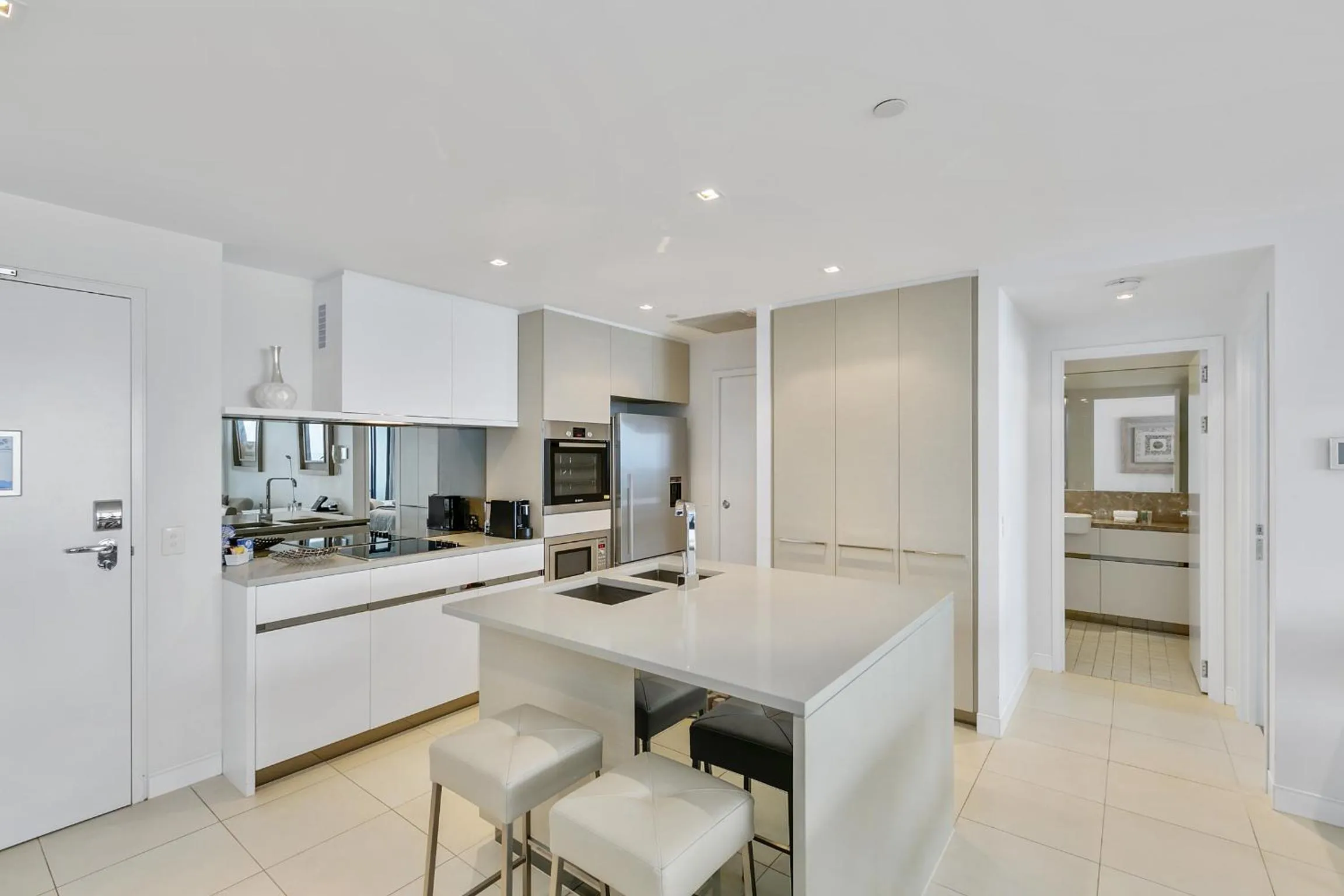 Kitchen or kitchenette in Soul on the Esplanade - HR Surfers Paradise
