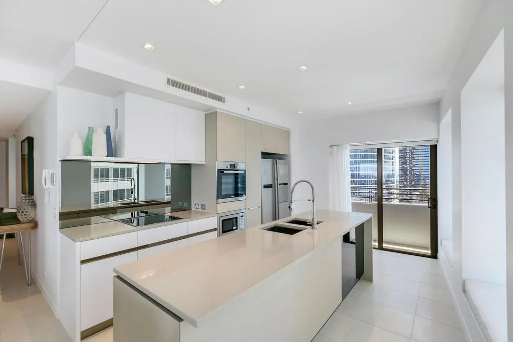 kitchen in Soul on the Esplanade - HR Surfers Paradise