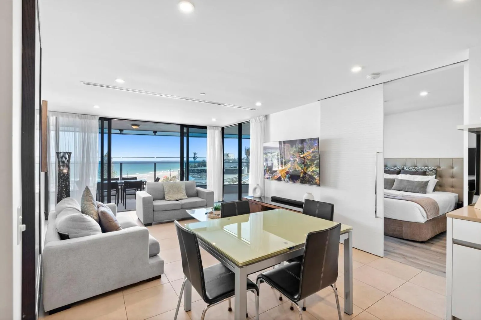 Dining area in Soul on the Esplanade - HR Surfers Paradise