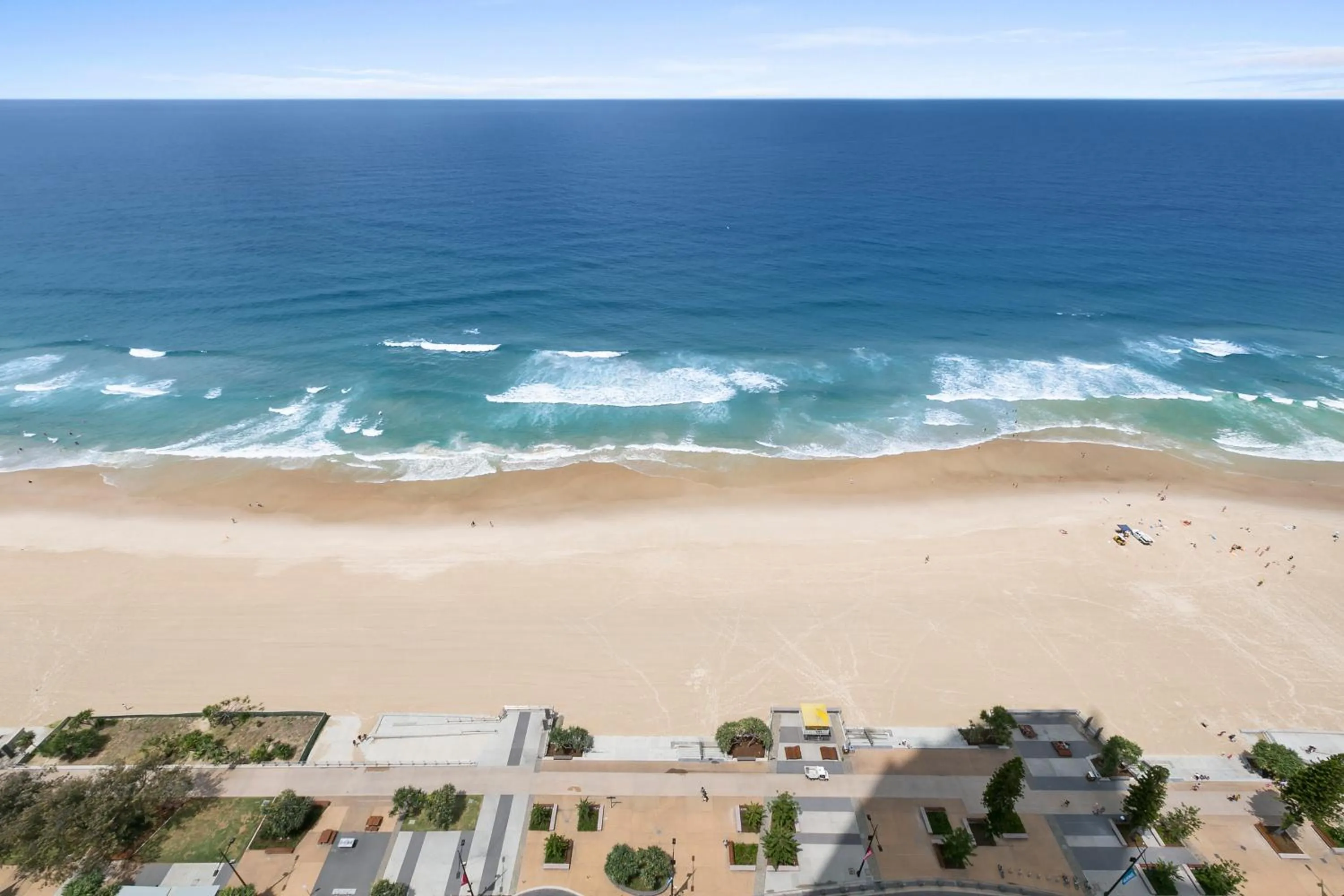Beach in Soul on the Esplanade - HR Surfers Paradise