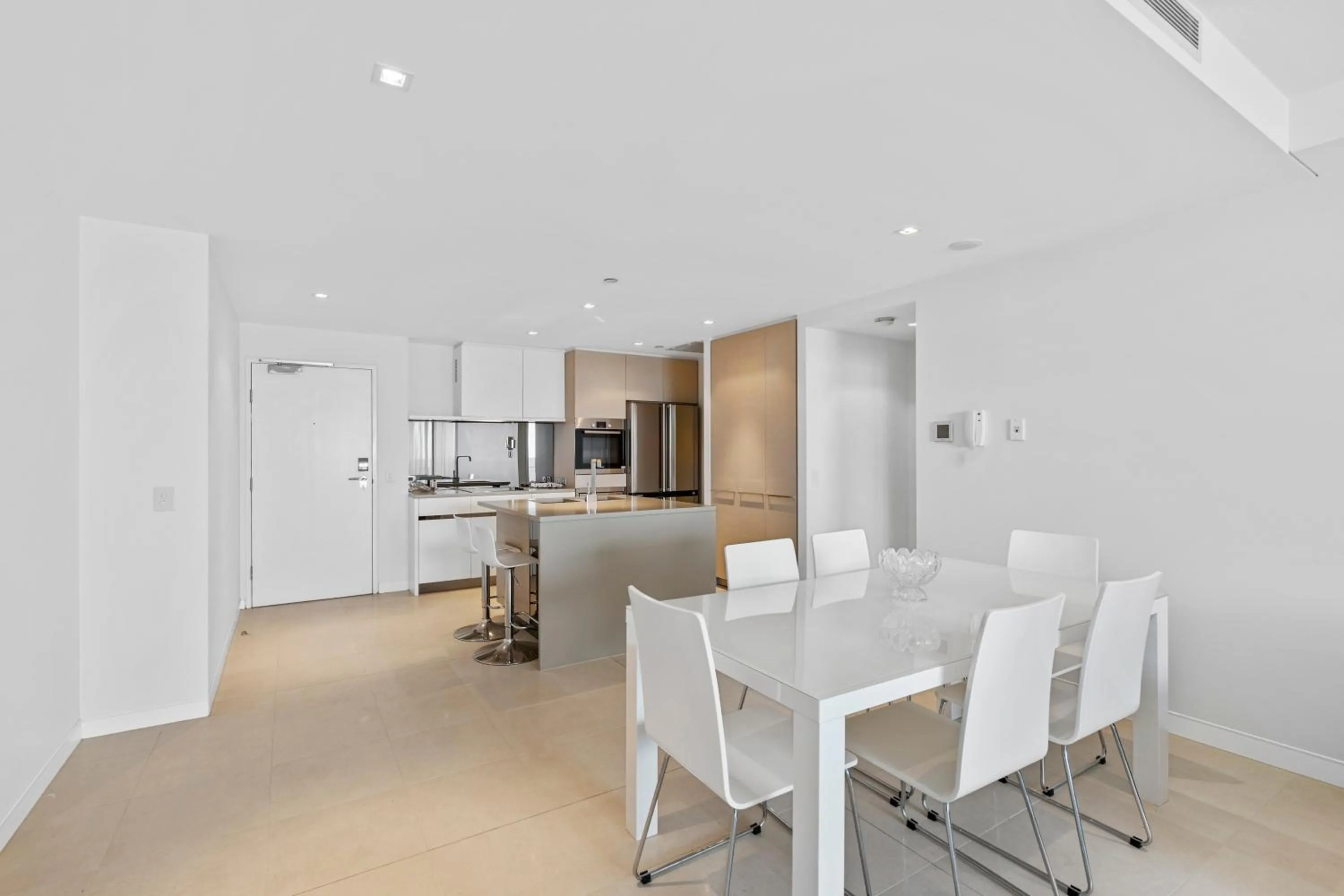 Dining area in Soul on the Esplanade - HR Surfers Paradise