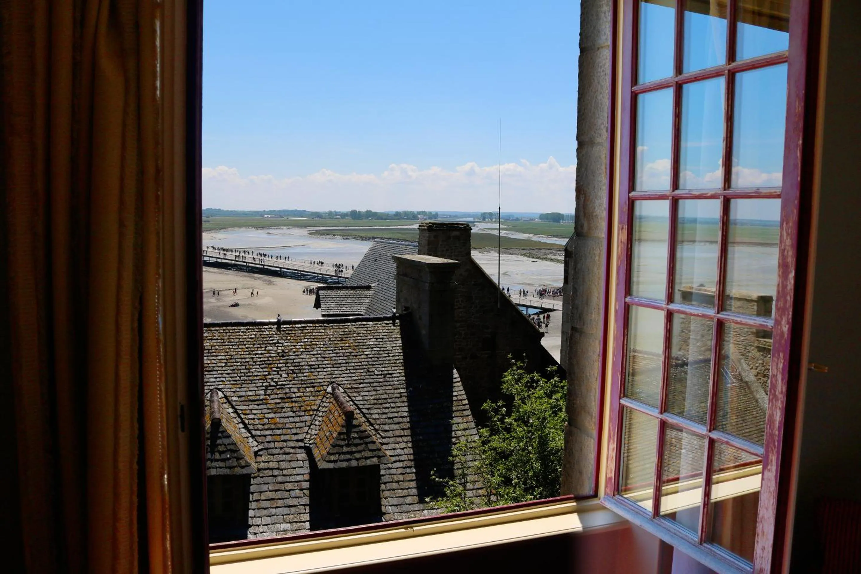 Double Room with views of Mont-Saint-Michel Bay - HIstorical Inn in La Mère Poulard