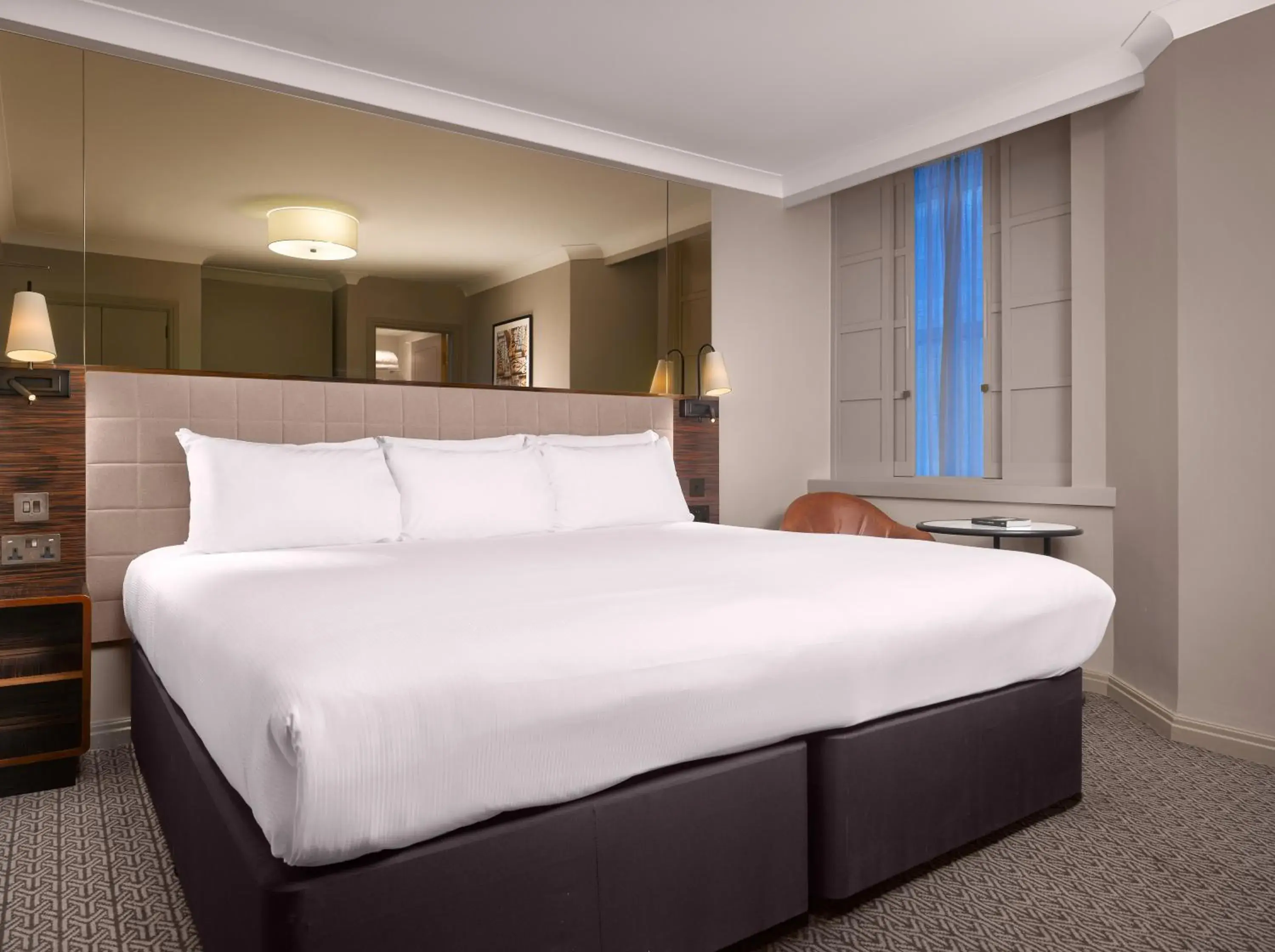 Superior King Room in Strand Palace Superior King Room in Strand Palace