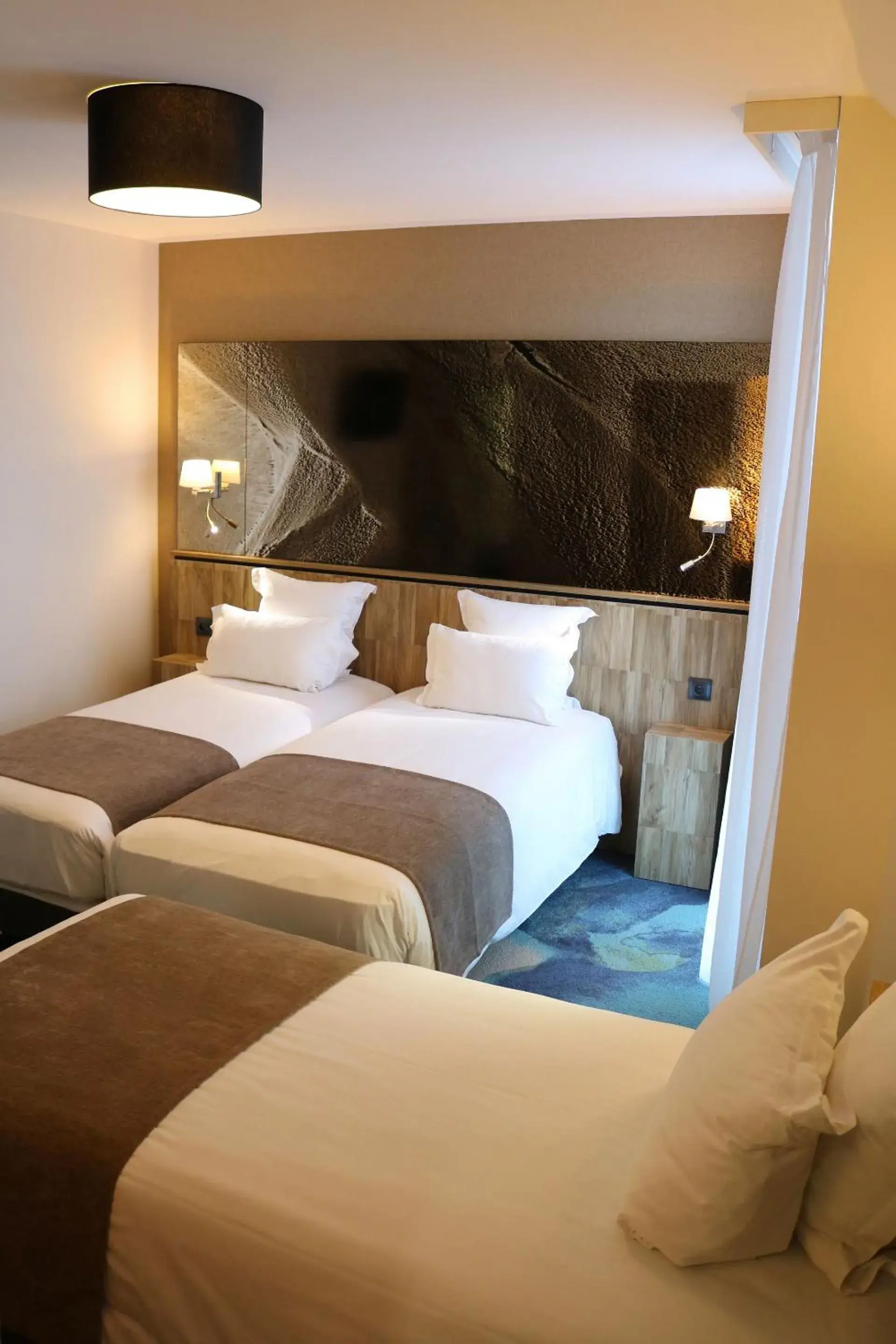 Triple Room in Le Saint Aubert Triple Room in Le Saint Aubert