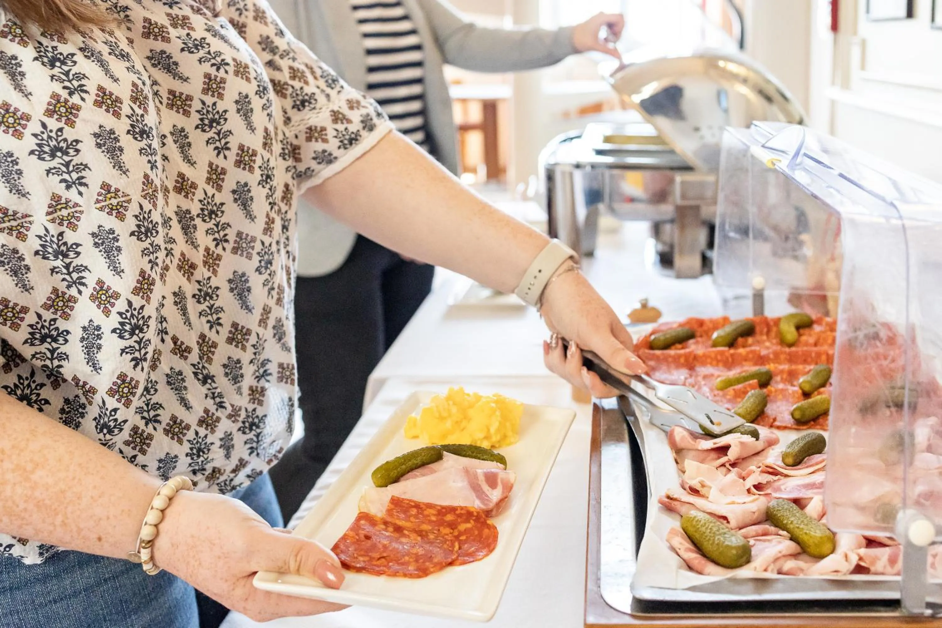 Buffet breakfast in Le Saint Aubert