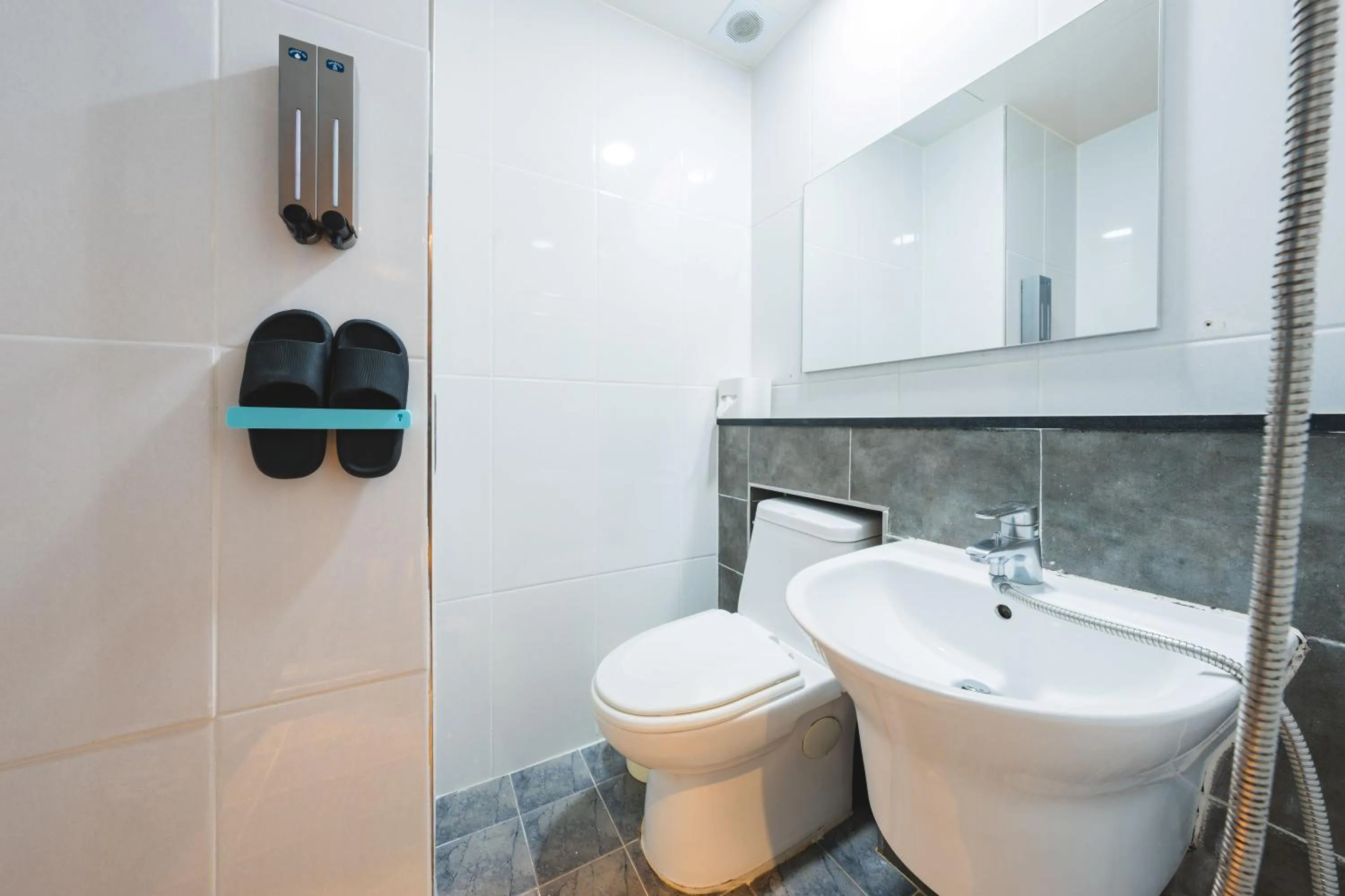 Shower in MyeongDong New Stay Inn