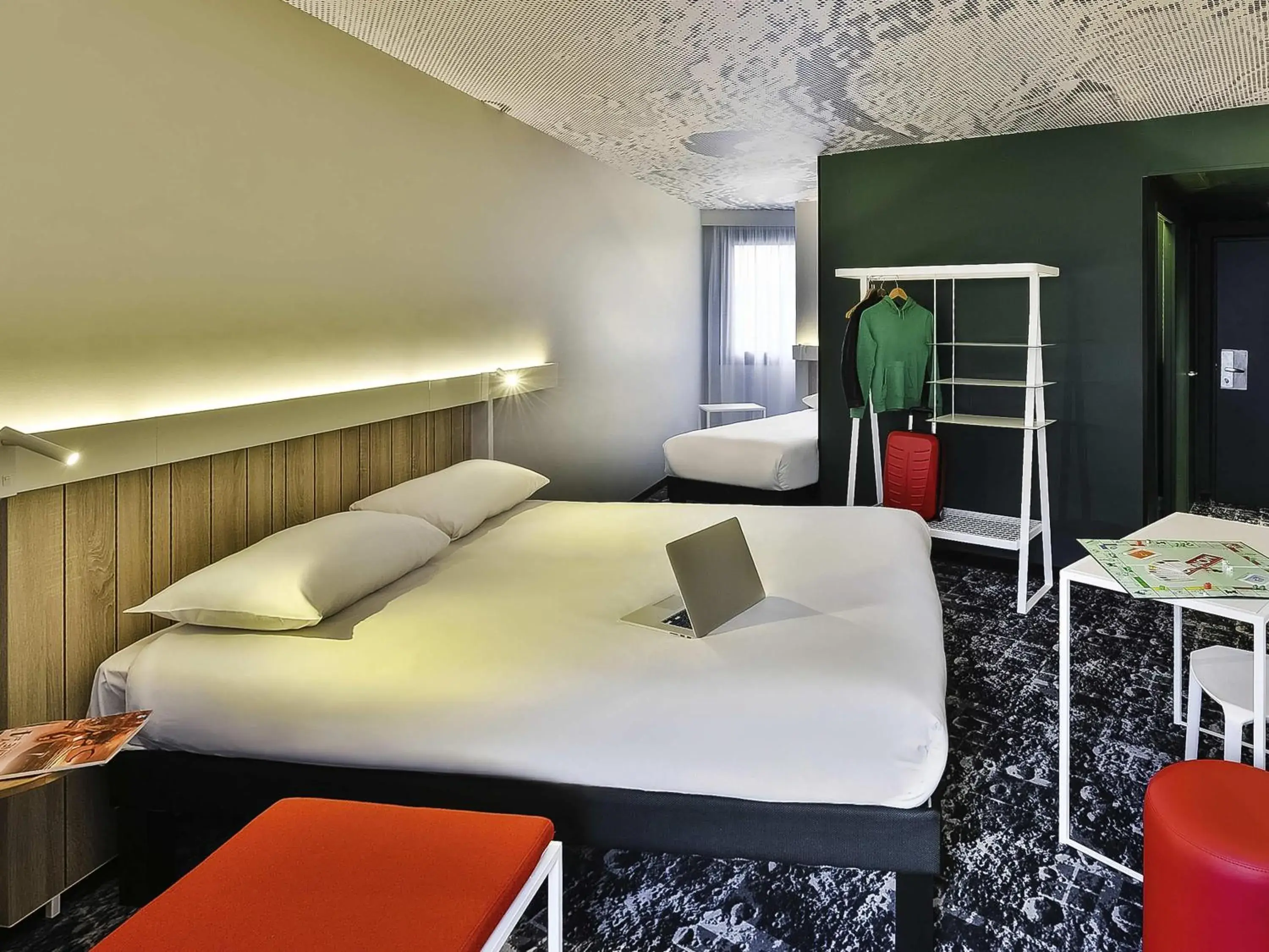 Property building, Bed in Ibis Annecy - Cran-Gevrier Property building, Bed in Ibis Annecy - Cran-Gevrier