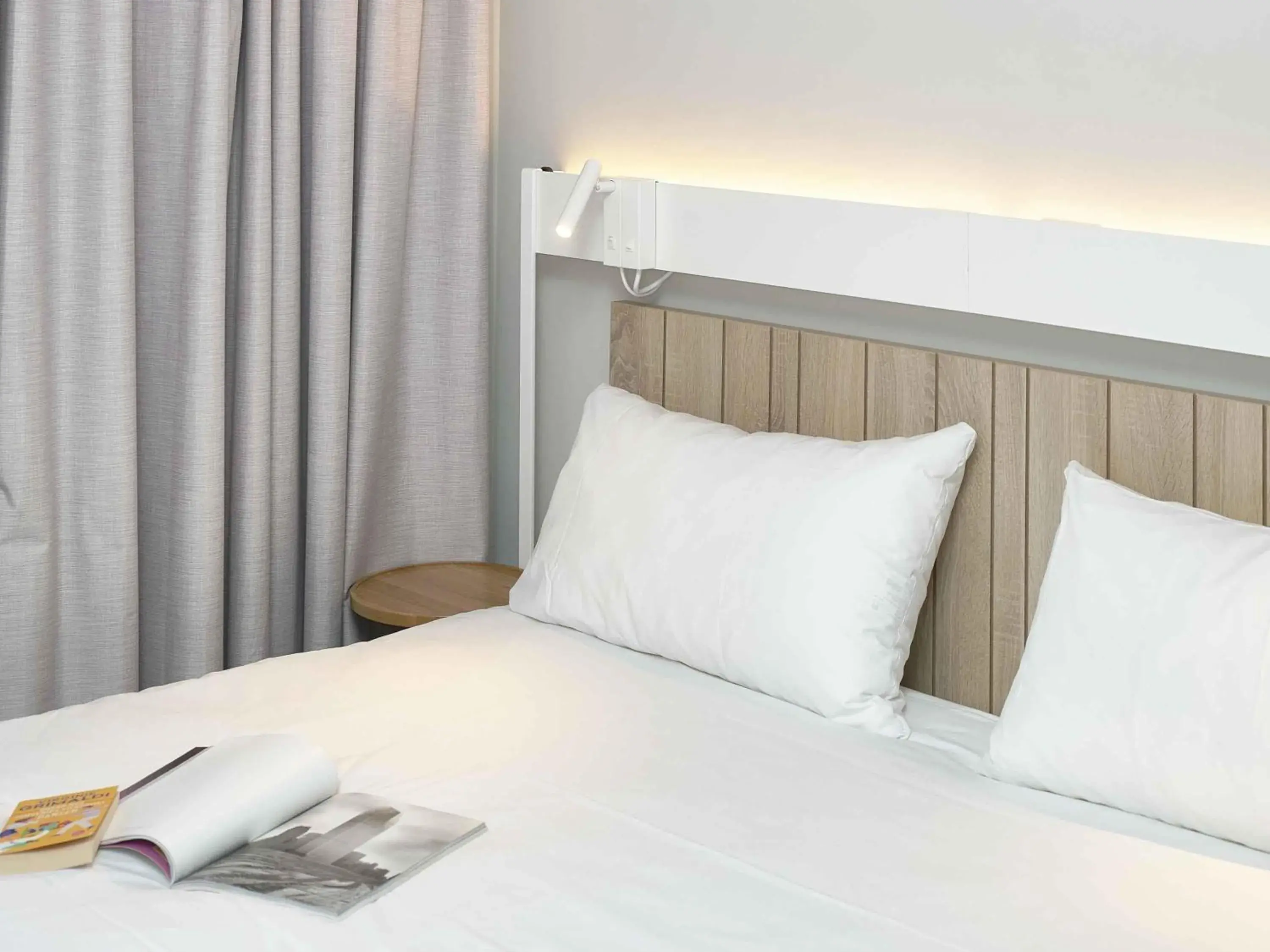 Bedroom, Bed in Ibis Annecy - Cran-Gevrier Bedroom, Bed in Ibis Annecy - Cran-Gevrier