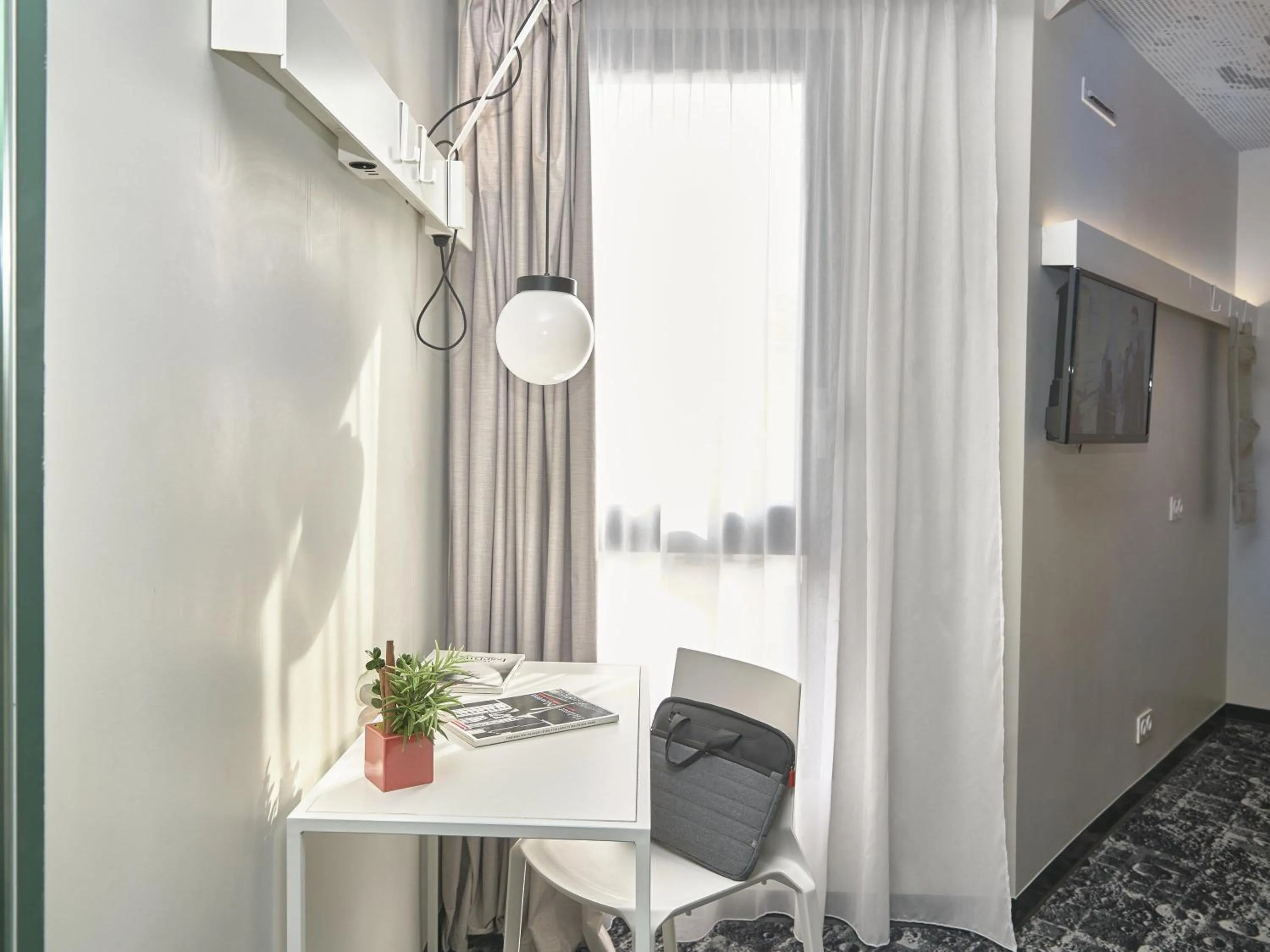 Bedroom in Ibis Annecy - Cran-Gevrier