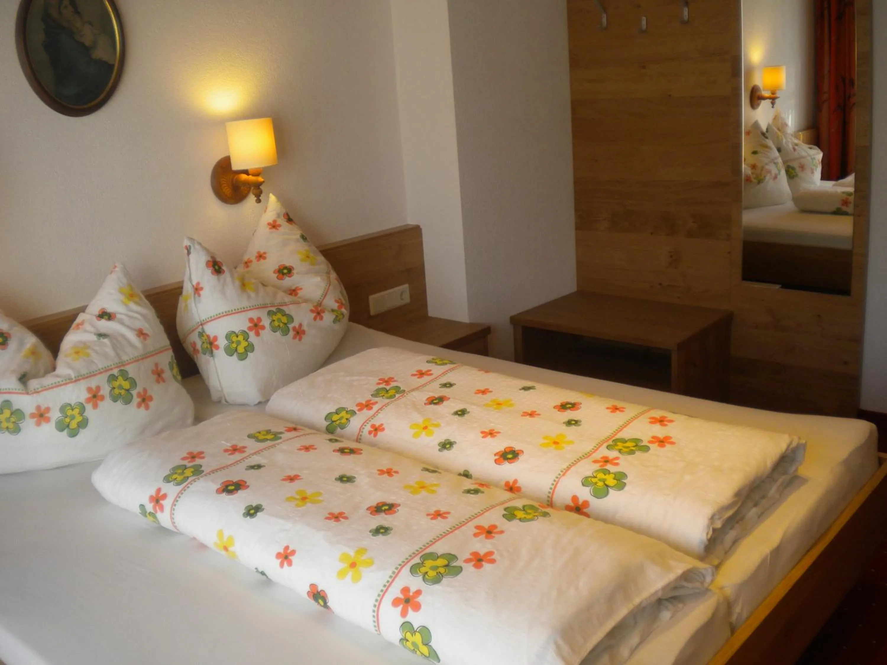 Bedroom, Bed in Erika Sporer