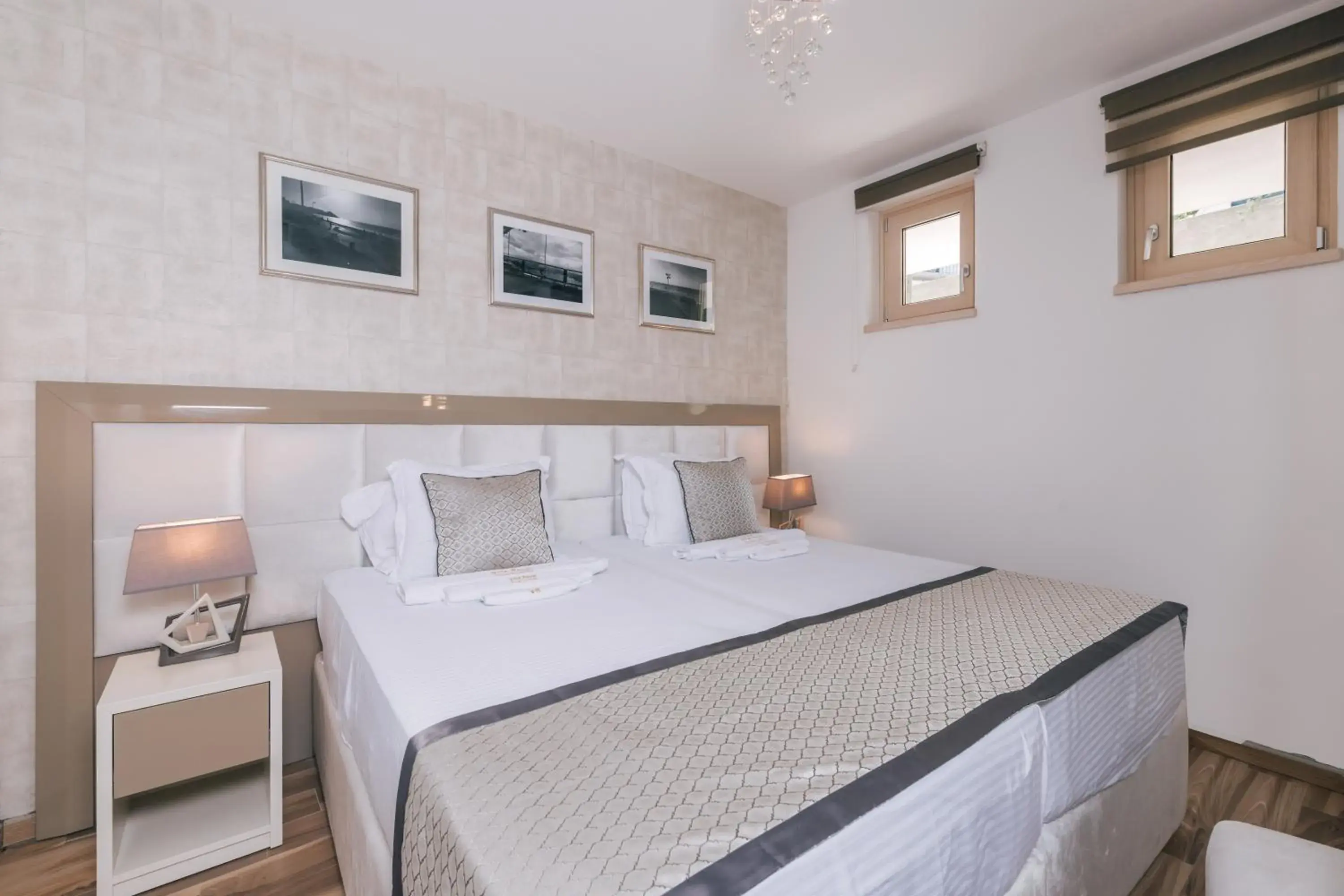 Bed in Villa Royal Apartments Bed in Villa Royal Apartments