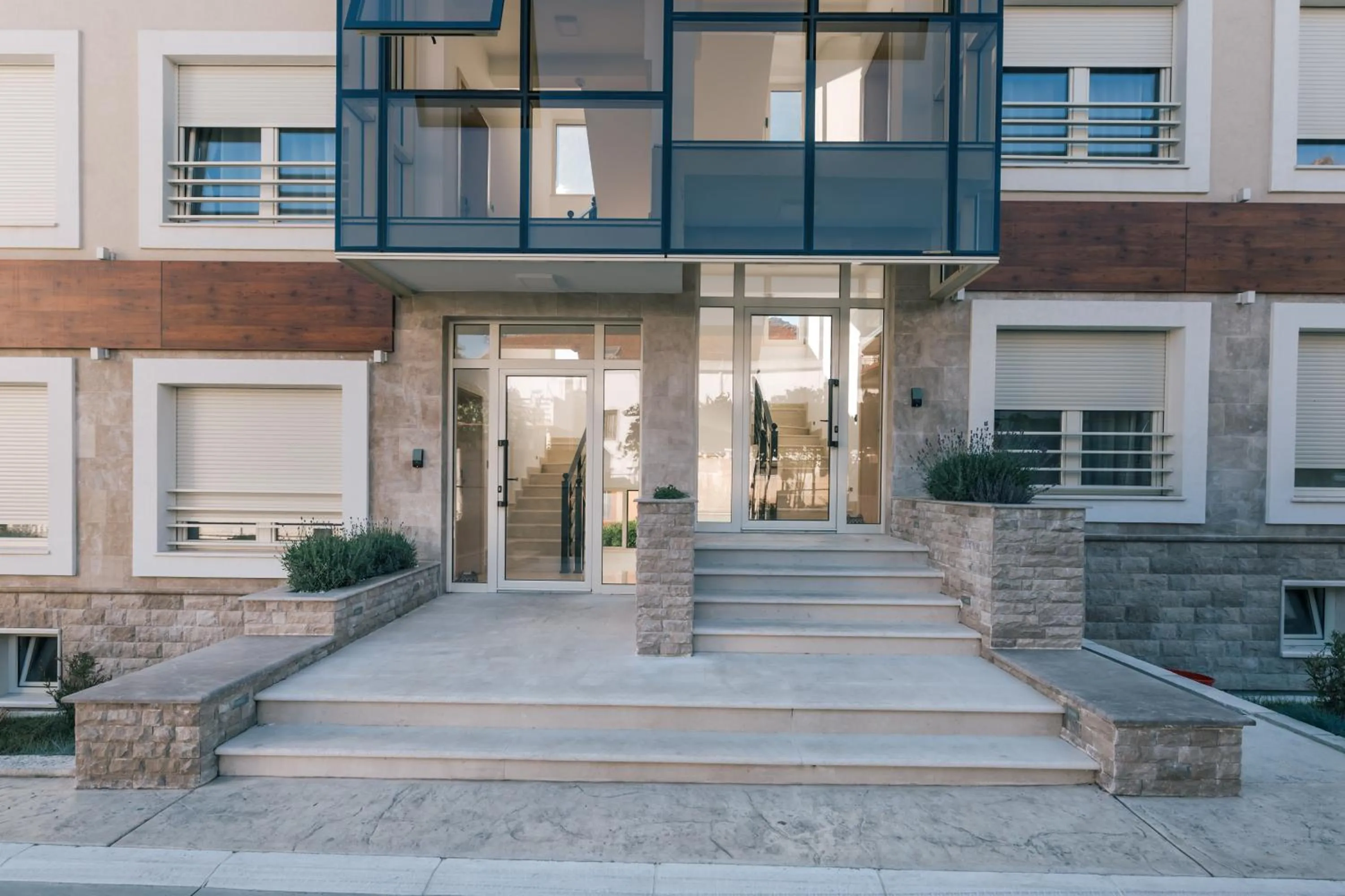 Property building in Villa Royal Apartments