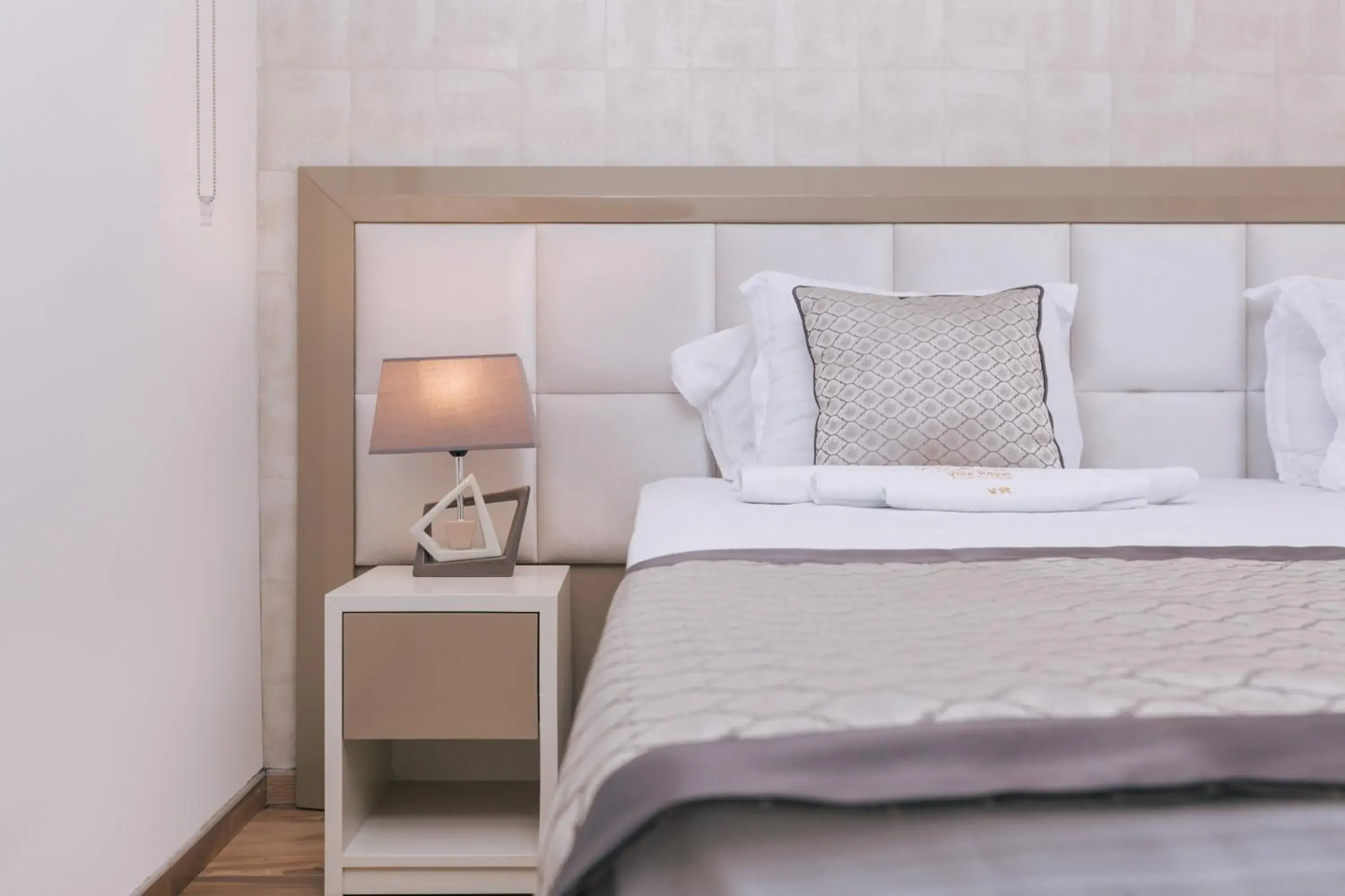 Bed in Villa Royal Apartments Bed in Villa Royal Apartments