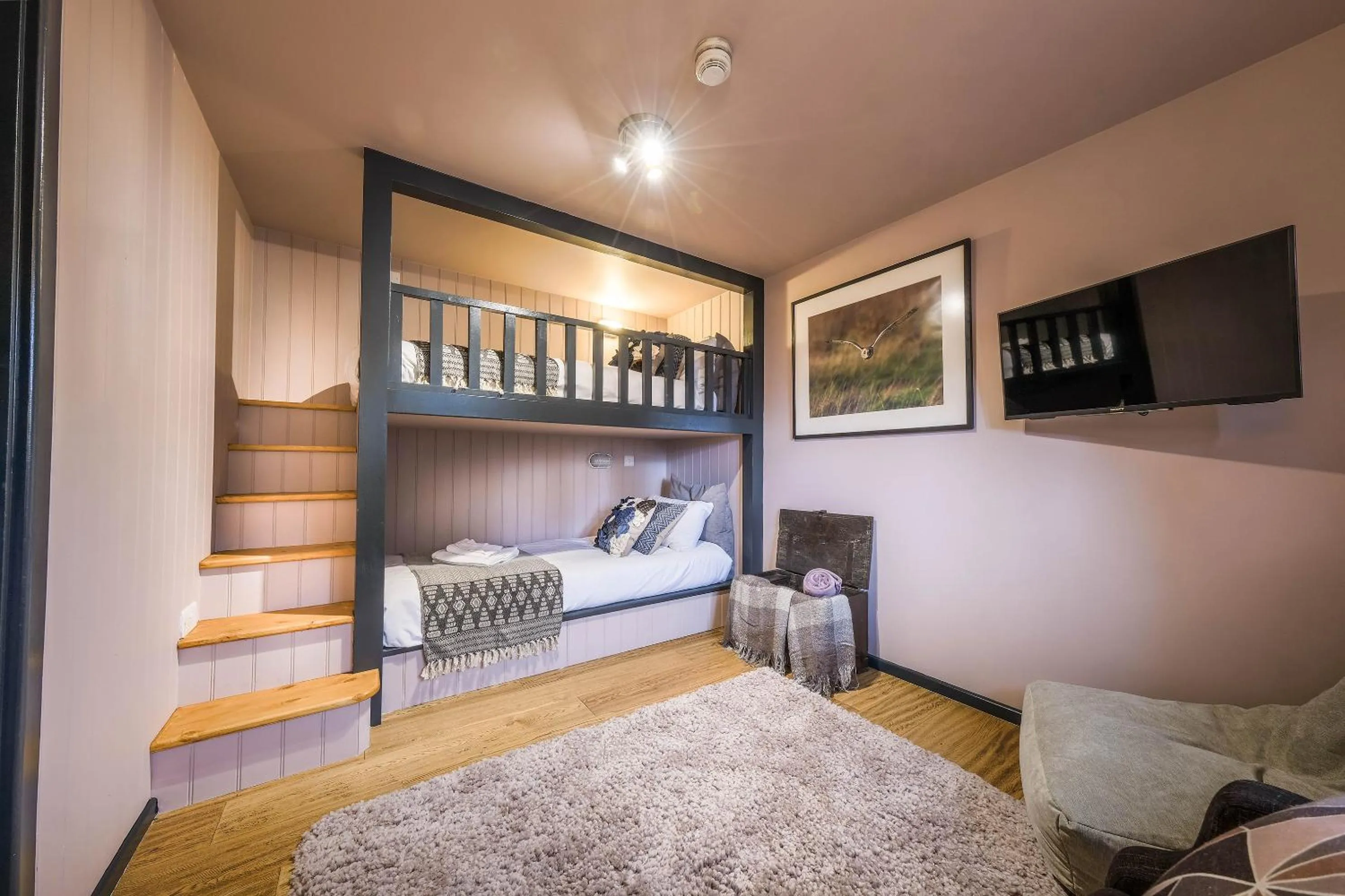 bunk bed, Bed in The Westleton Crown