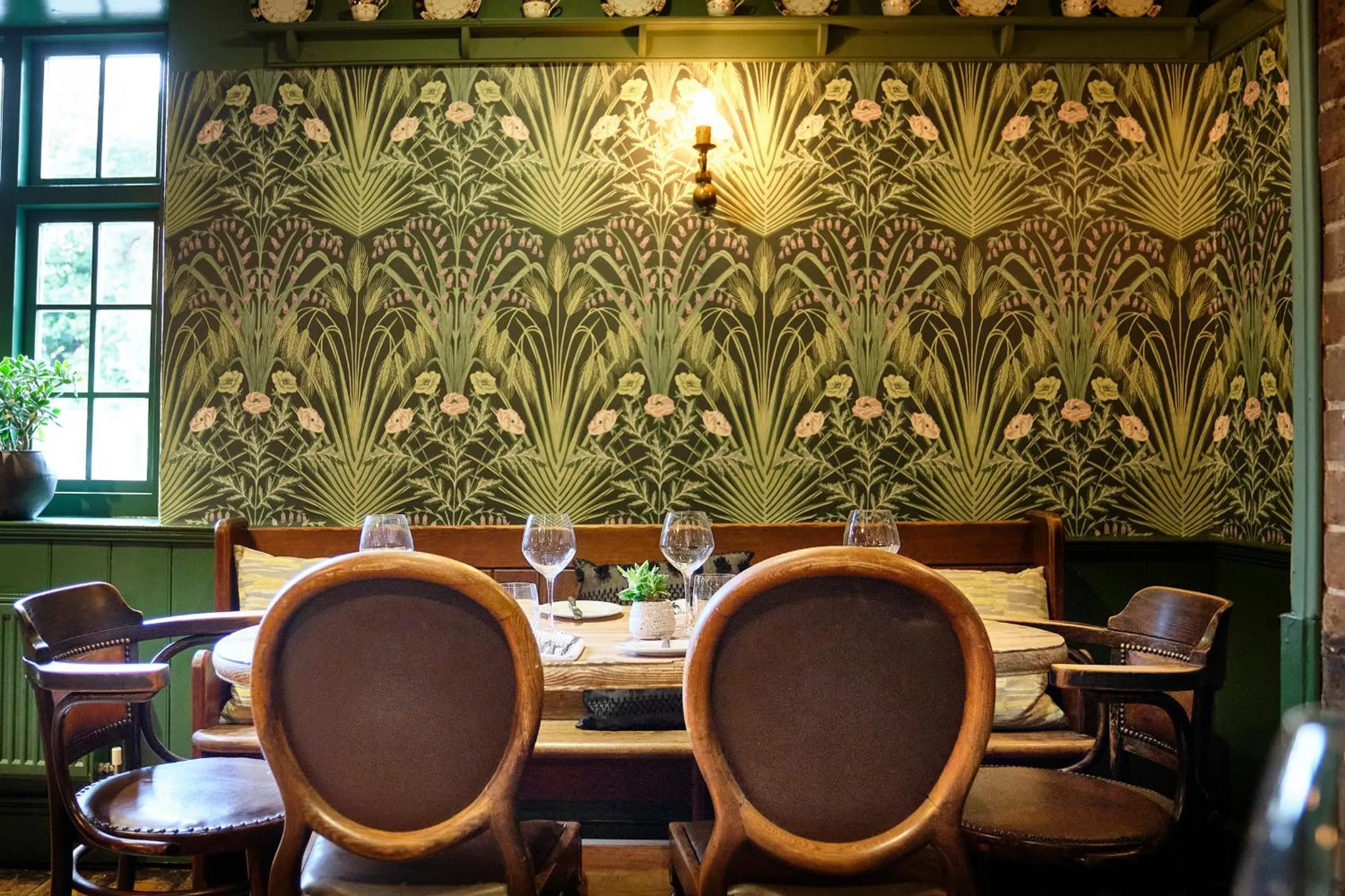 Restaurant/places to eat in The Westleton Crown