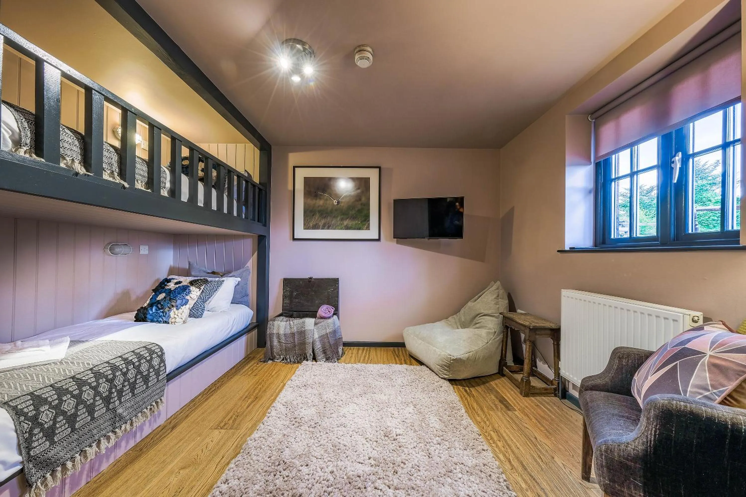 bunk bed, Bed in The Westleton Crown