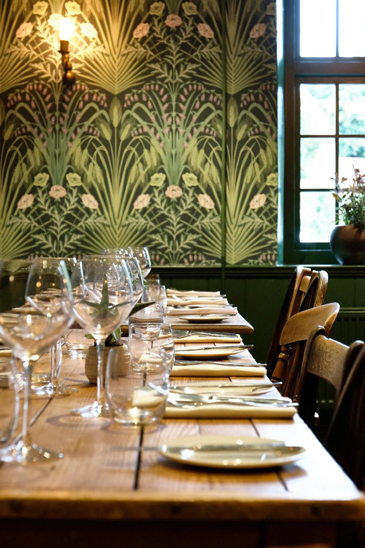 Restaurant/places to eat in The Westleton Crown