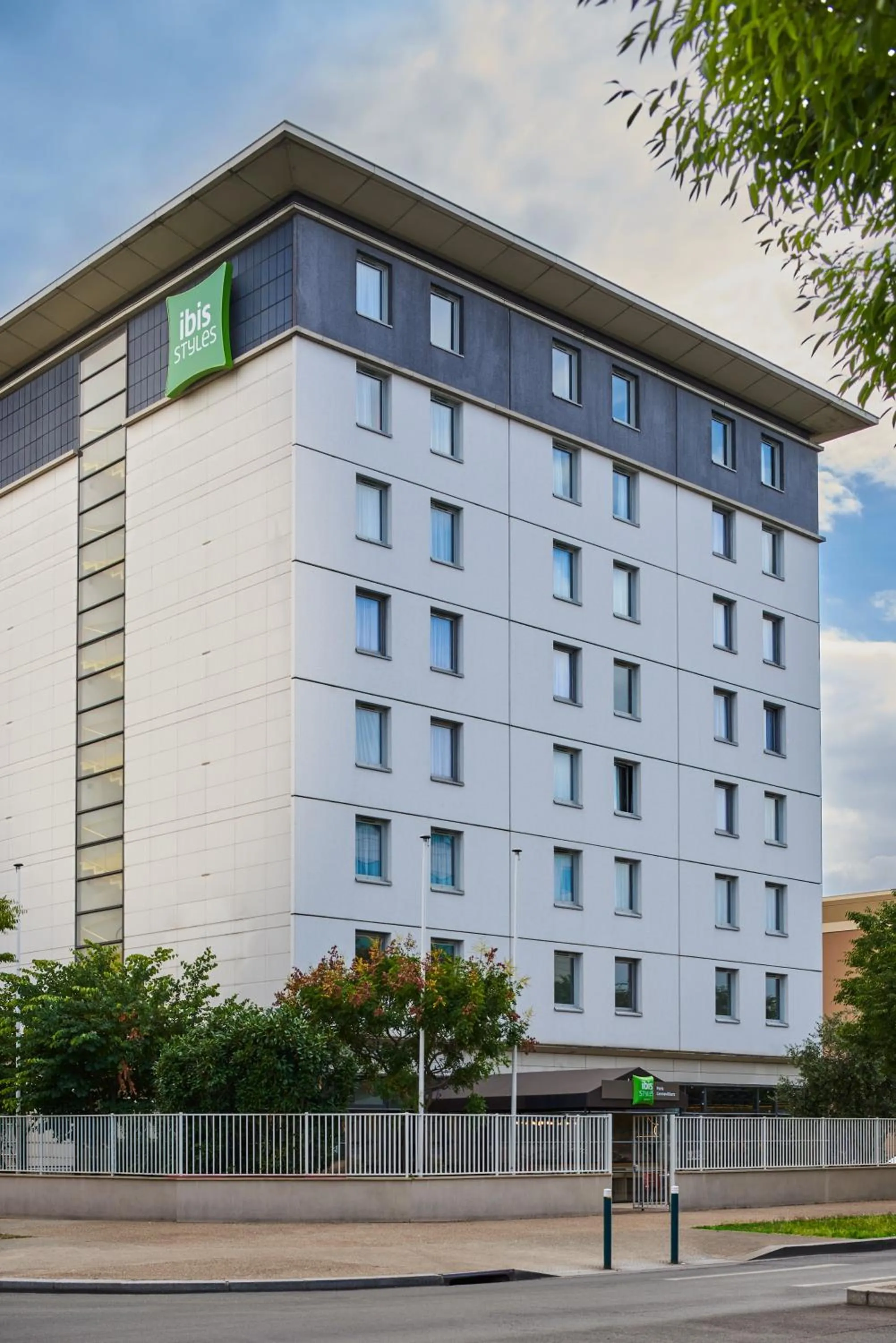 Property building in Ibis Styles Paris Gennevilliers