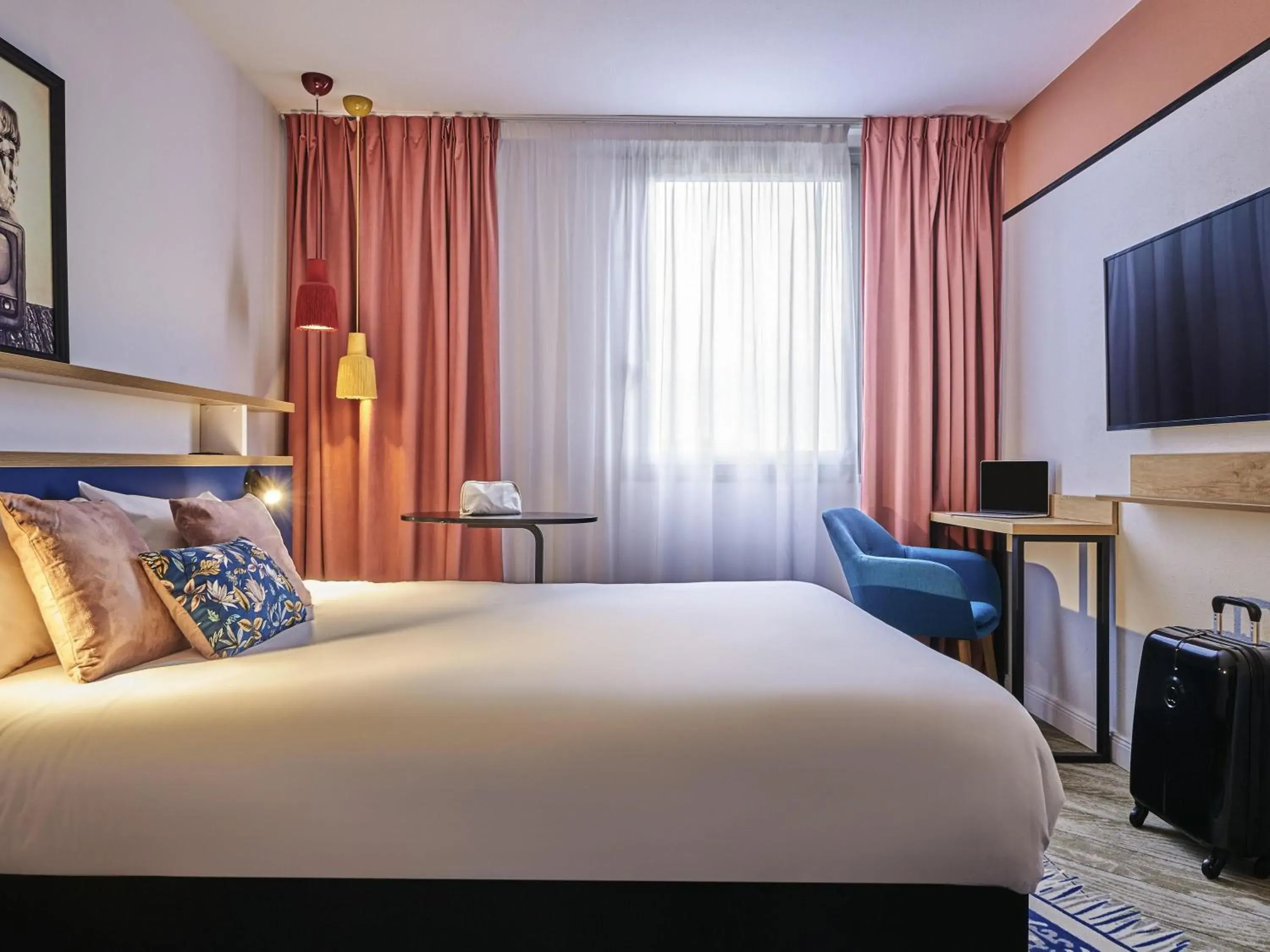 Property building, Bed in Ibis Styles Paris Gennevilliers Property building, Bed in Ibis Styles Paris Gennevilliers