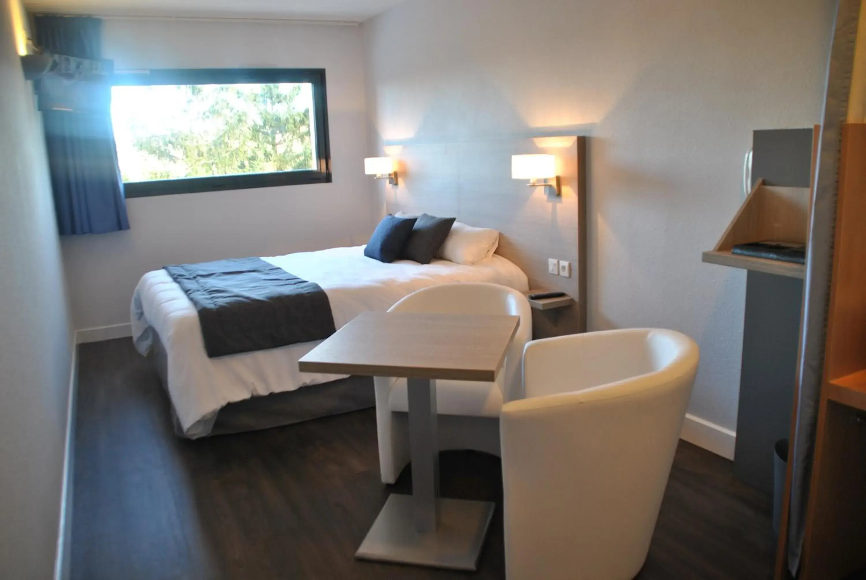 Bed in The Originals Access, Hôtel Millau Sud Bed in The Originals Access, Hôtel Millau Sud