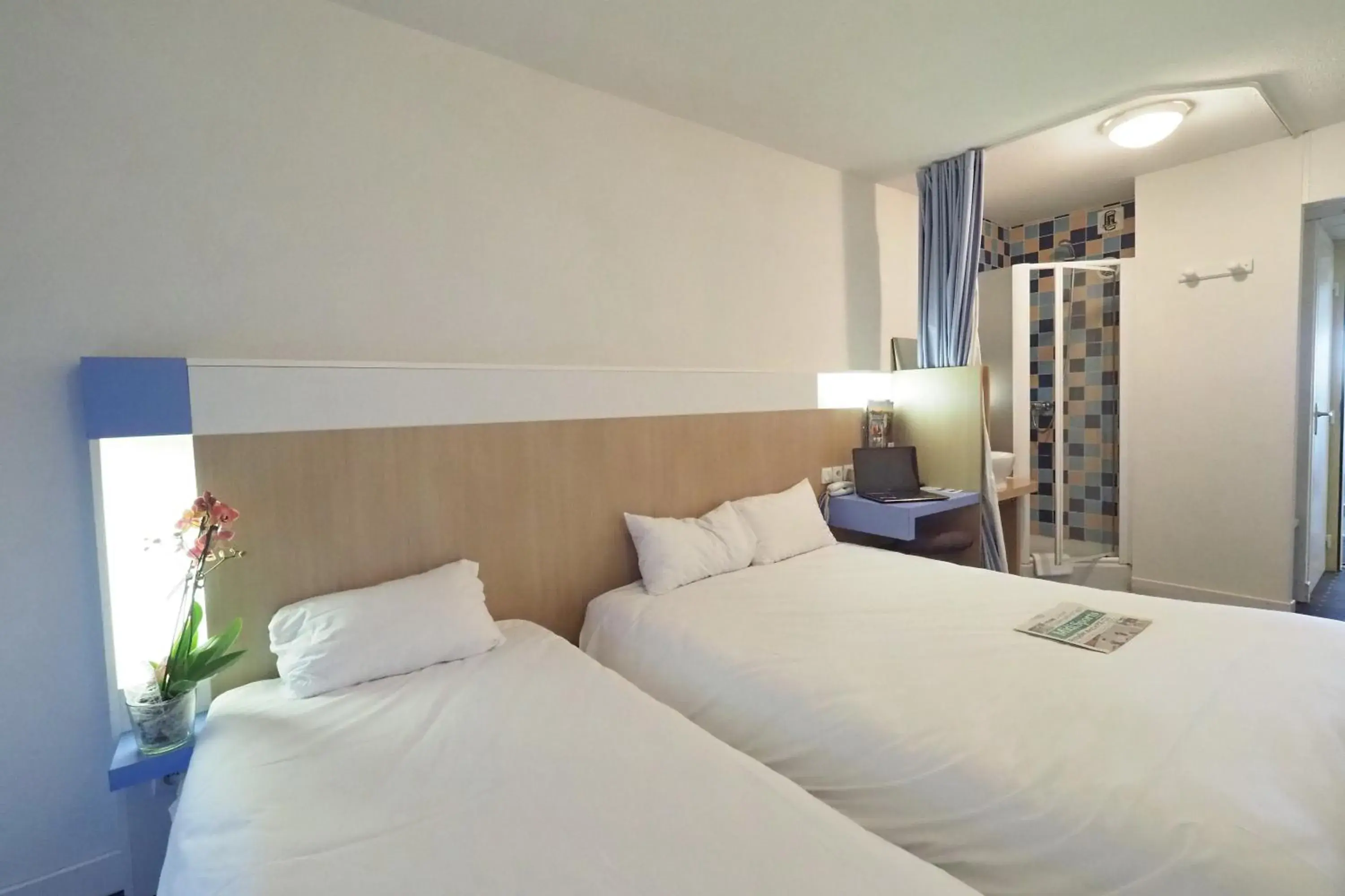 Bed in The Originals Access, Hôtel Millau Sud Bed in The Originals Access, Hôtel Millau Sud