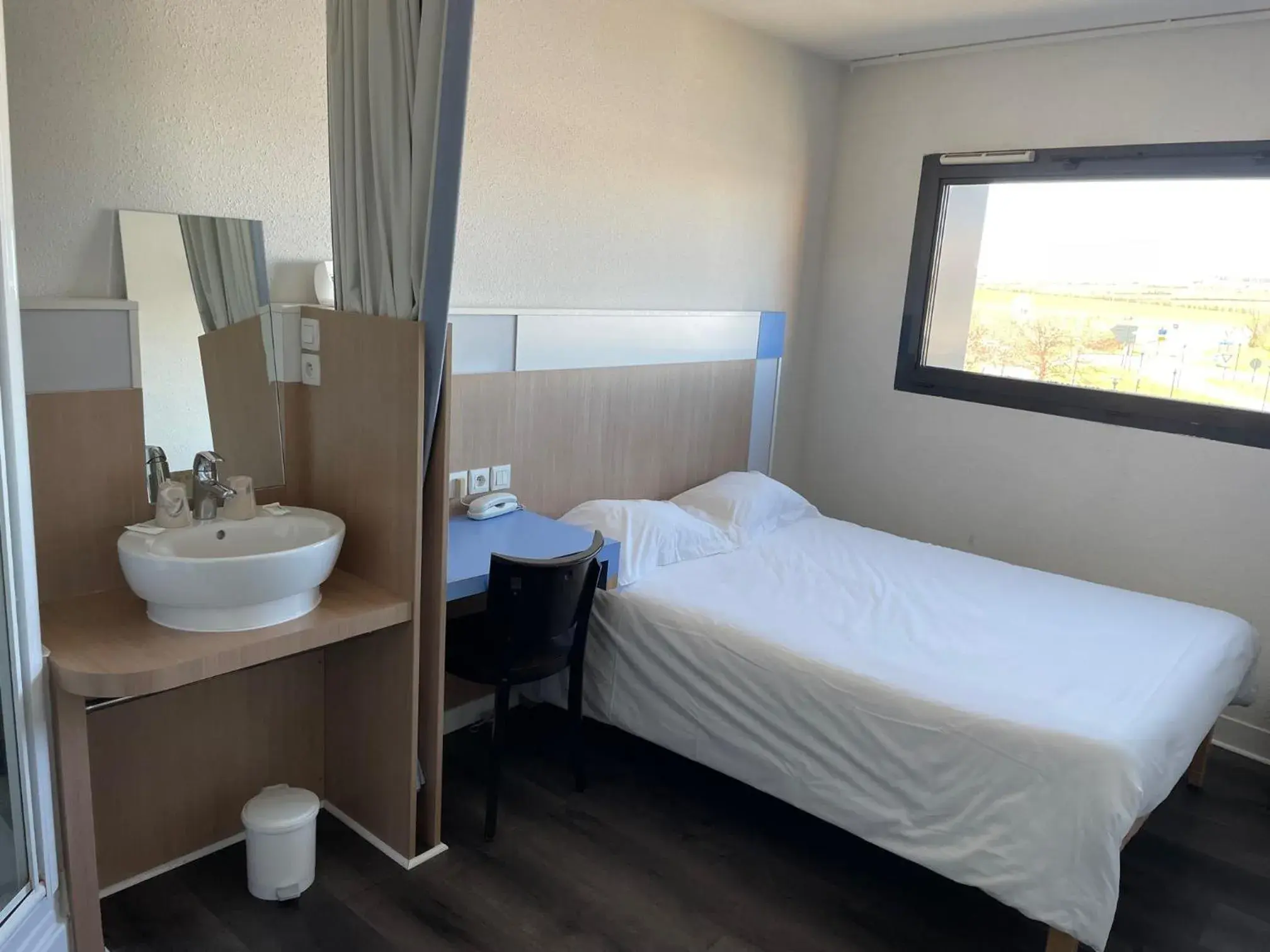 Bed in The Originals Access, Hôtel Millau Sud Bed in The Originals Access, Hôtel Millau Sud