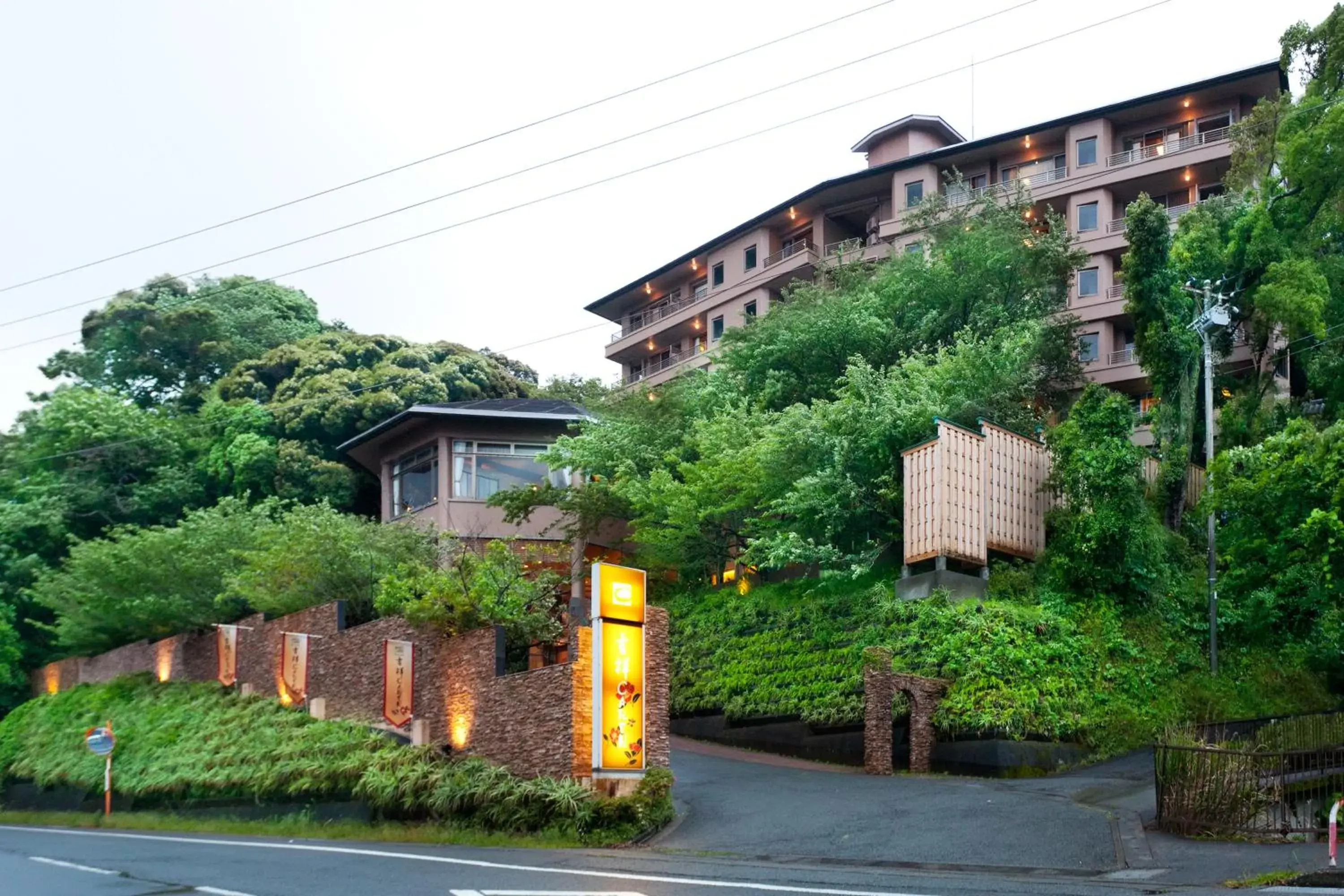 Property building in Kissho Caren Property building in Kissho Caren