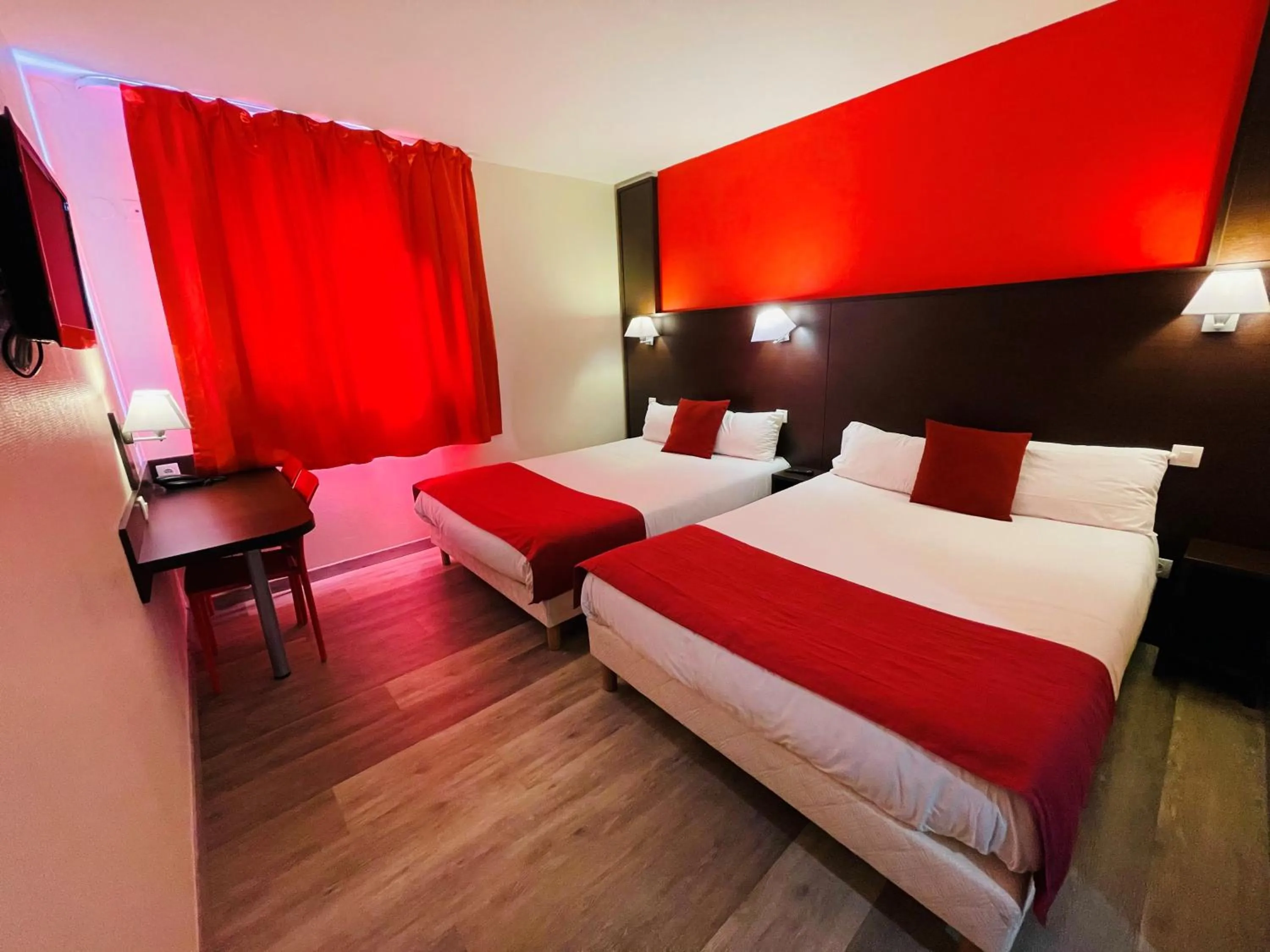 Bed in Hôtel Restaurant Kyriad Direct DIJON NORD - Zenith - Toison d'Or