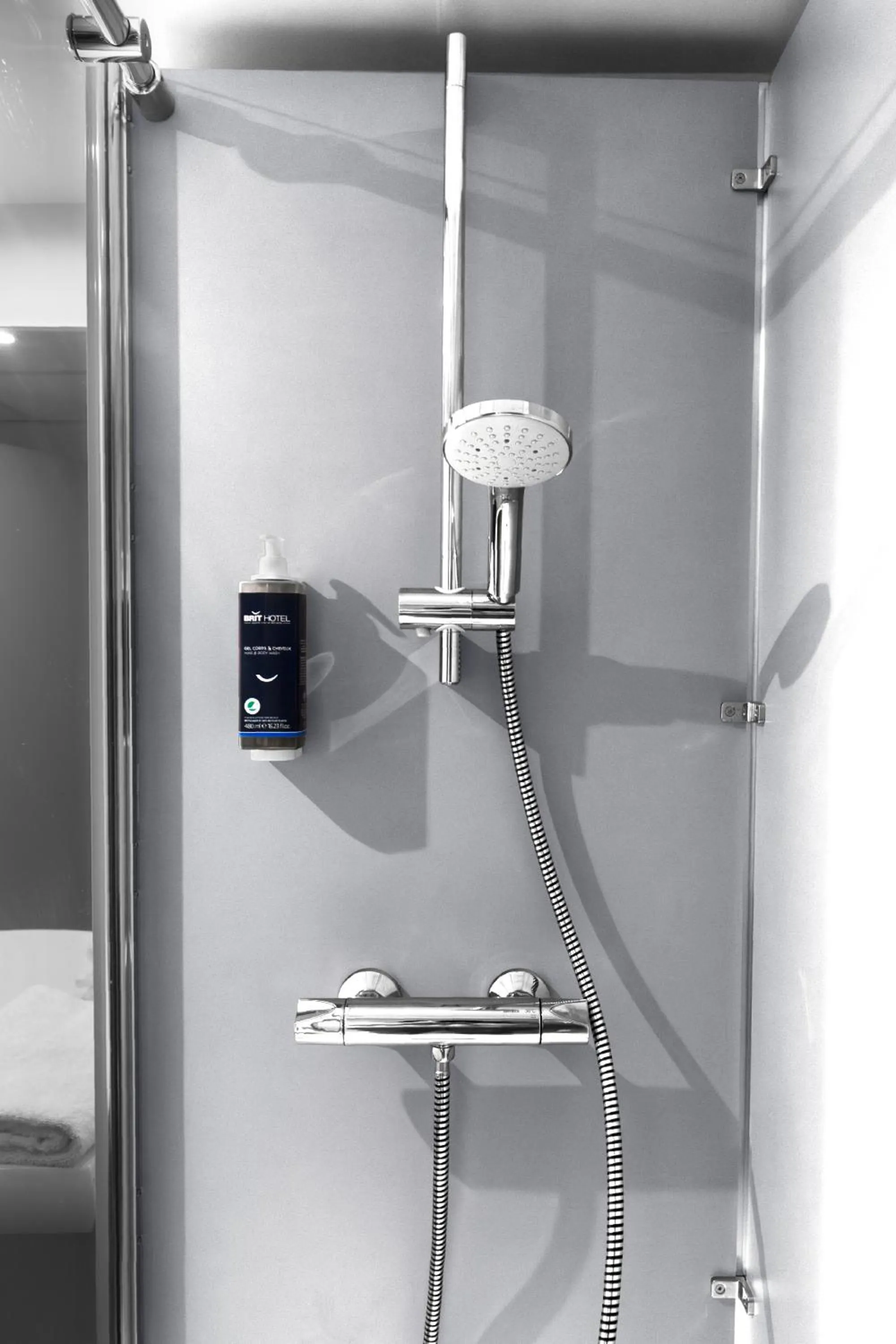 Bathroom in Brit Hotel Montpellier Parc Expo