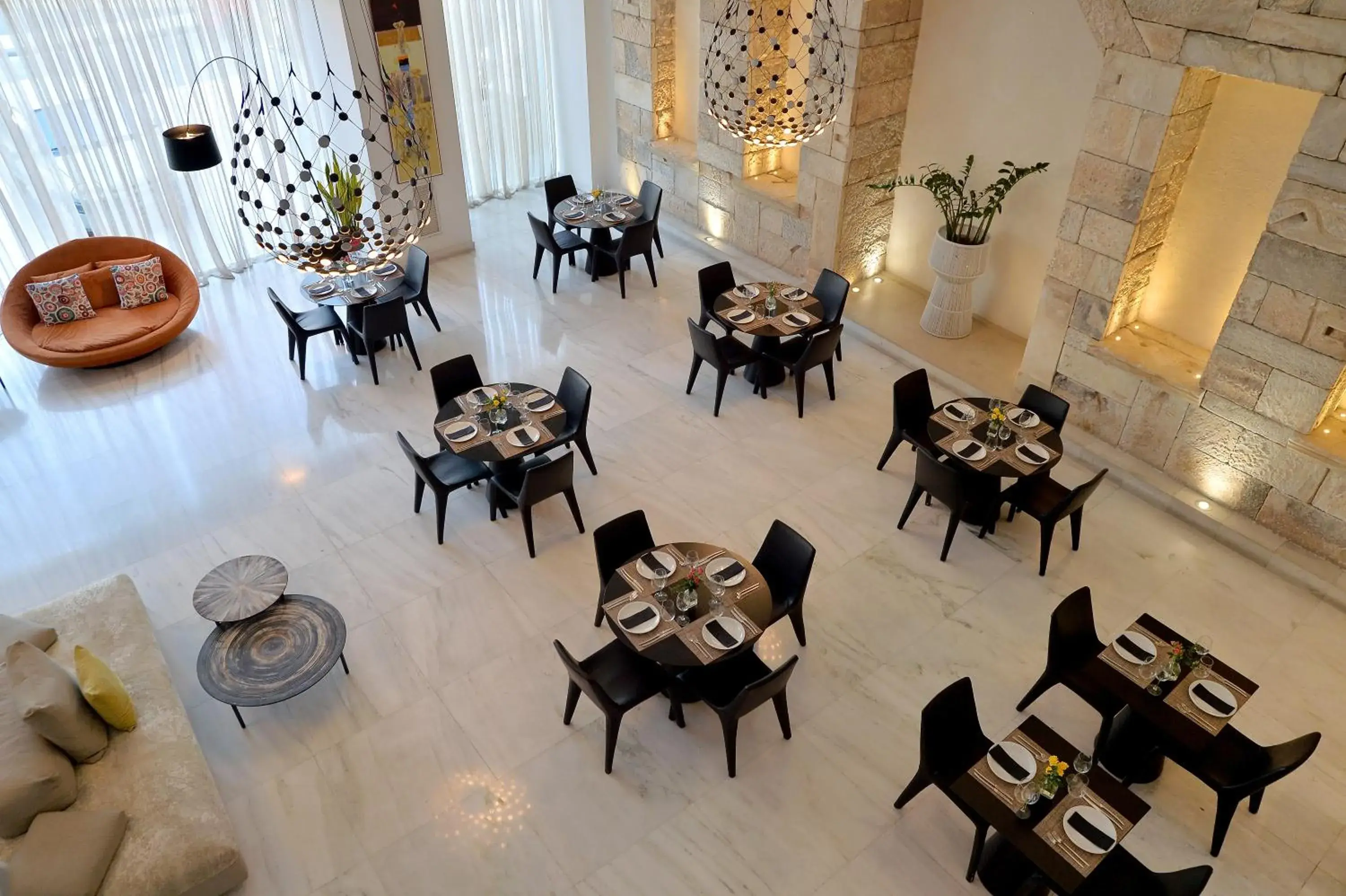 Restaurant/places to eat in Athenaeum Grand Hotel Restaurant/places to eat in Athenaeum Grand Hotel