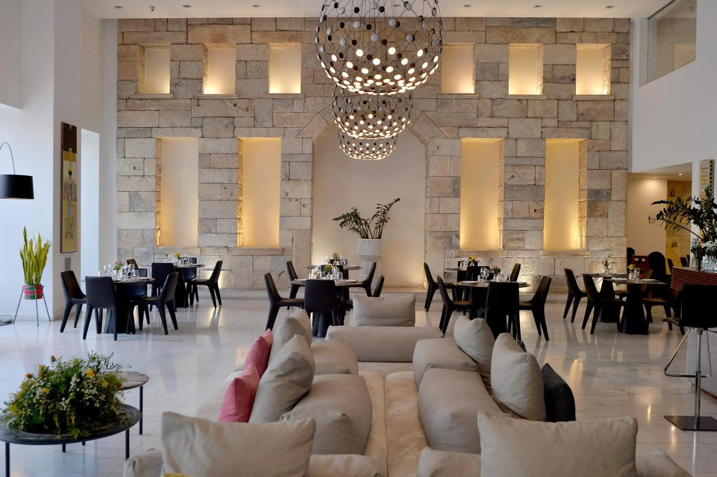 Restaurant/places to eat in Athenaeum Grand Hotel Restaurant/places to eat in Athenaeum Grand Hotel