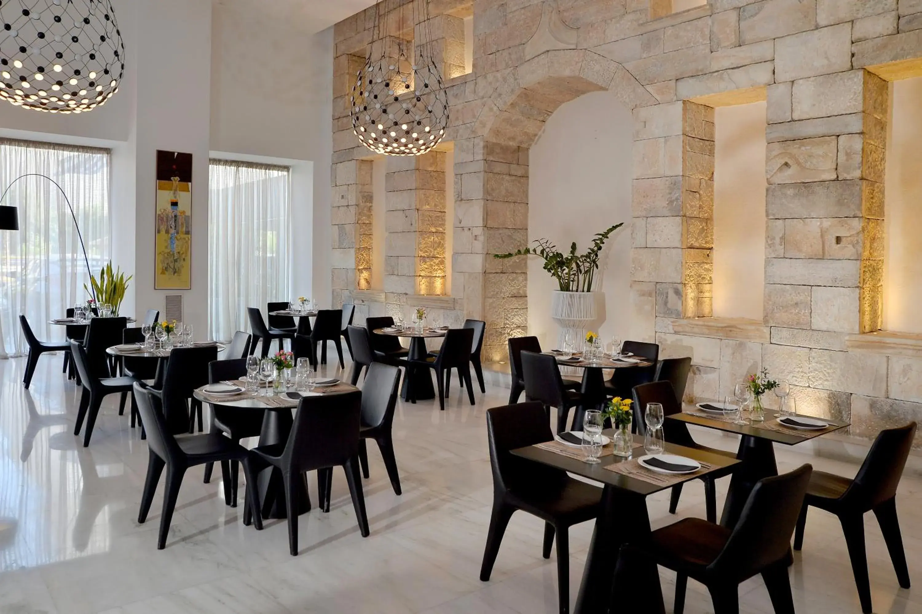Restaurant/places to eat in Athenaeum Grand Hotel Restaurant/places to eat in Athenaeum Grand Hotel