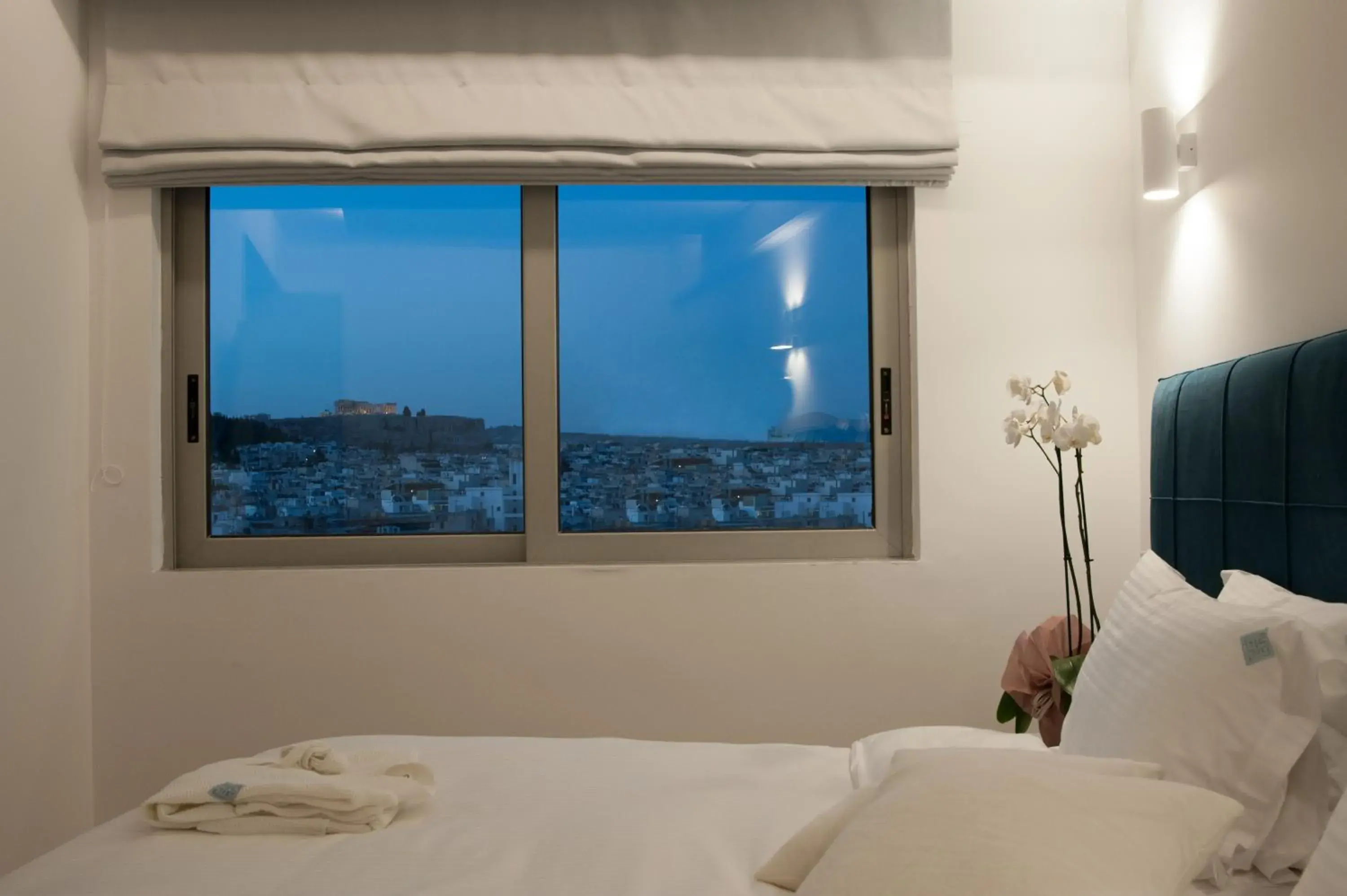 View (from property/room), Bed in Athenaeum Grand Hotel View (from property/room), Bed in Athenaeum Grand Hotel