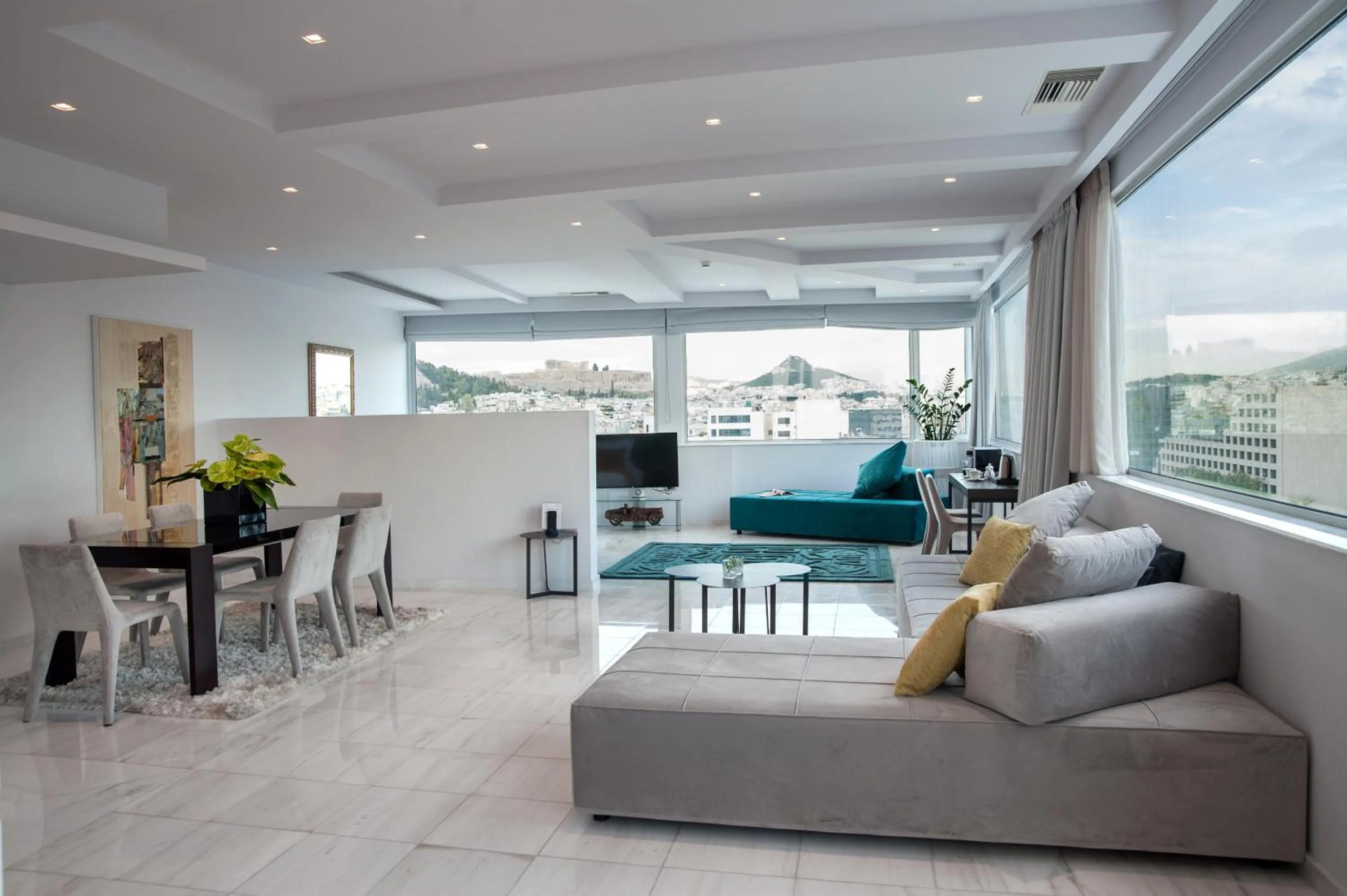 Seating area in Athenaeum Grand Hotel