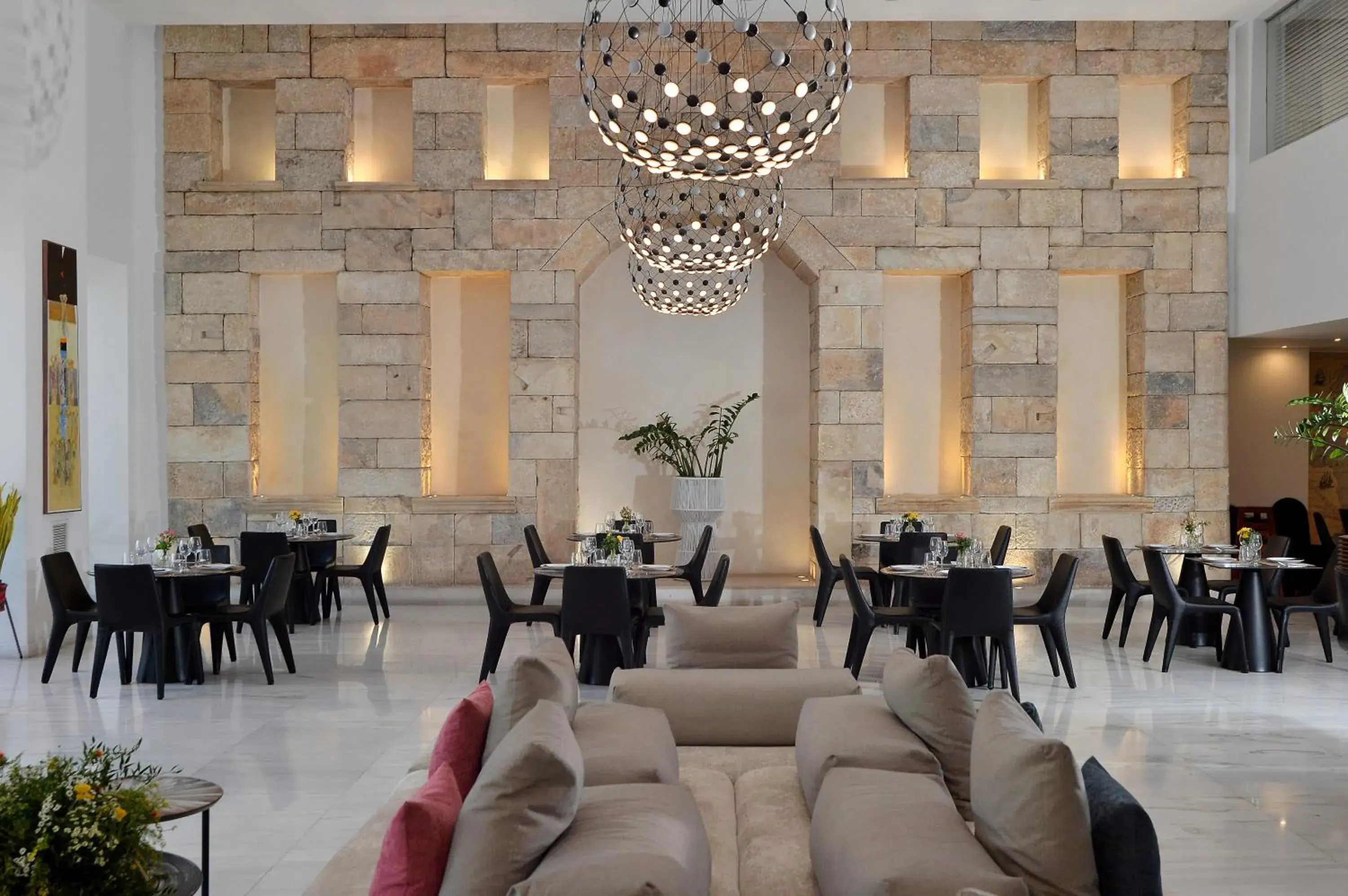 Restaurant/places to eat in Athenaeum Grand Hotel Restaurant/places to eat in Athenaeum Grand Hotel