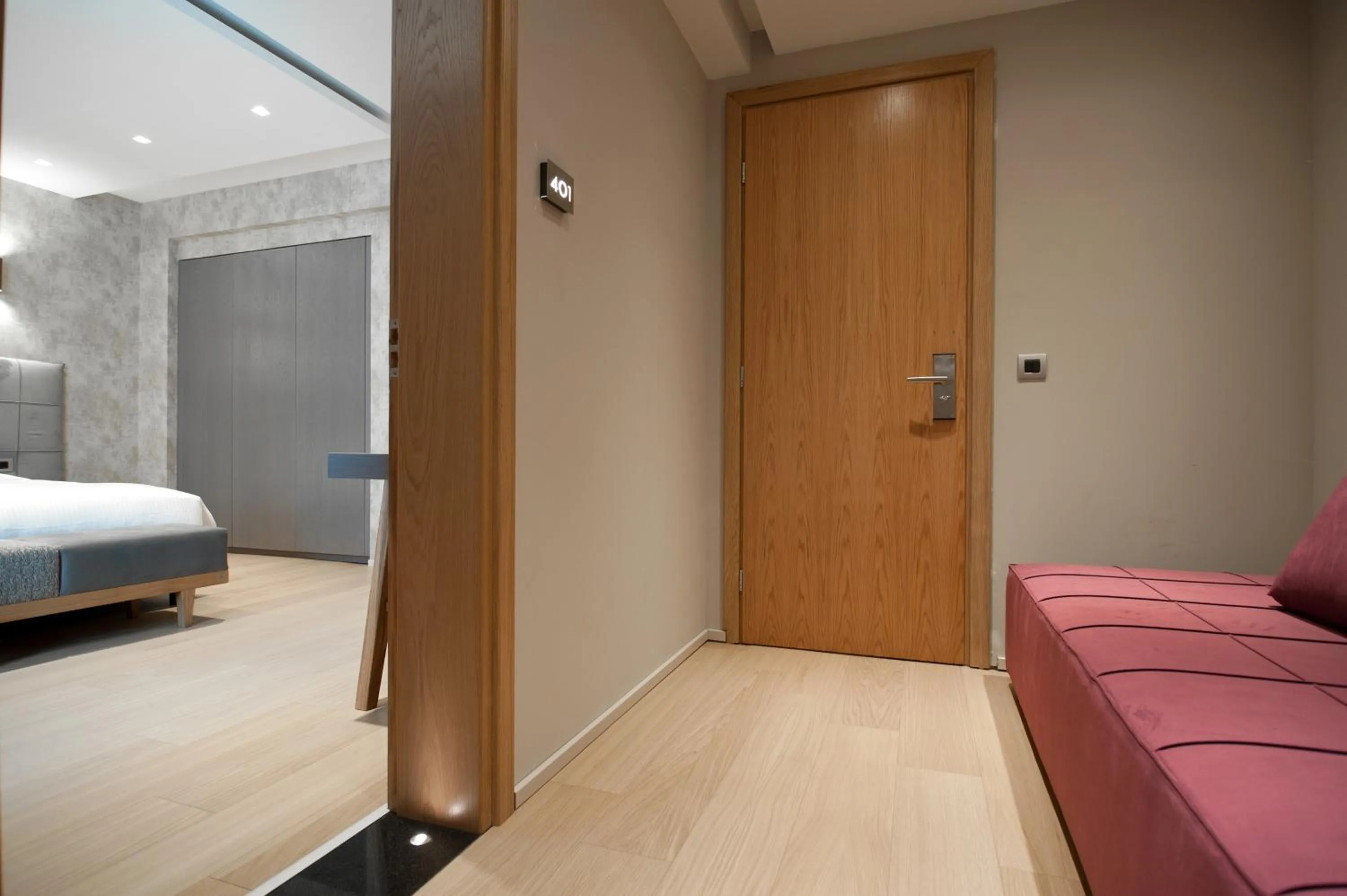 Bed in Athenaeum Grand Hotel