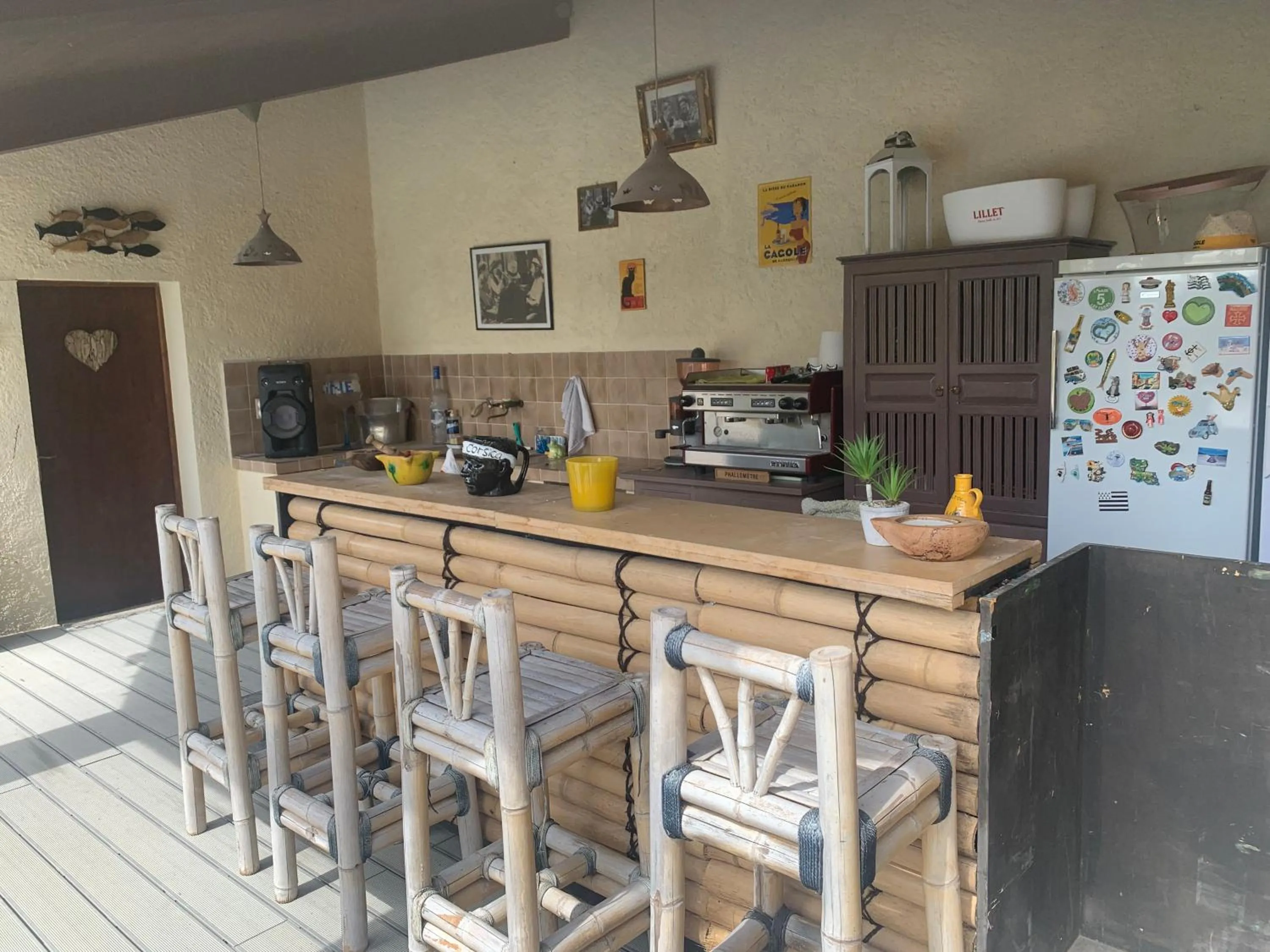 Lounge or bar in Bastide du Bonheur Saint Donat