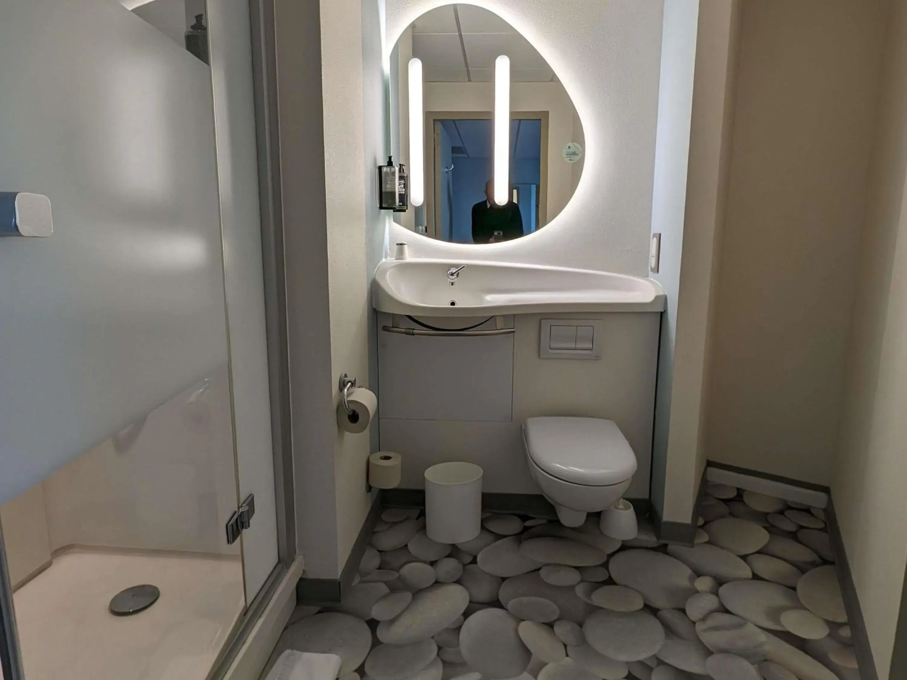 Bedroom in Ibis Budget Clermont Ferrand - Le Brezet - Aeroport Bedroom in Ibis Budget Clermont Ferrand - Le Brezet - Aeroport