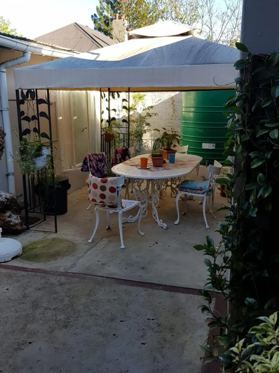 Breakfast in Lavender Lane