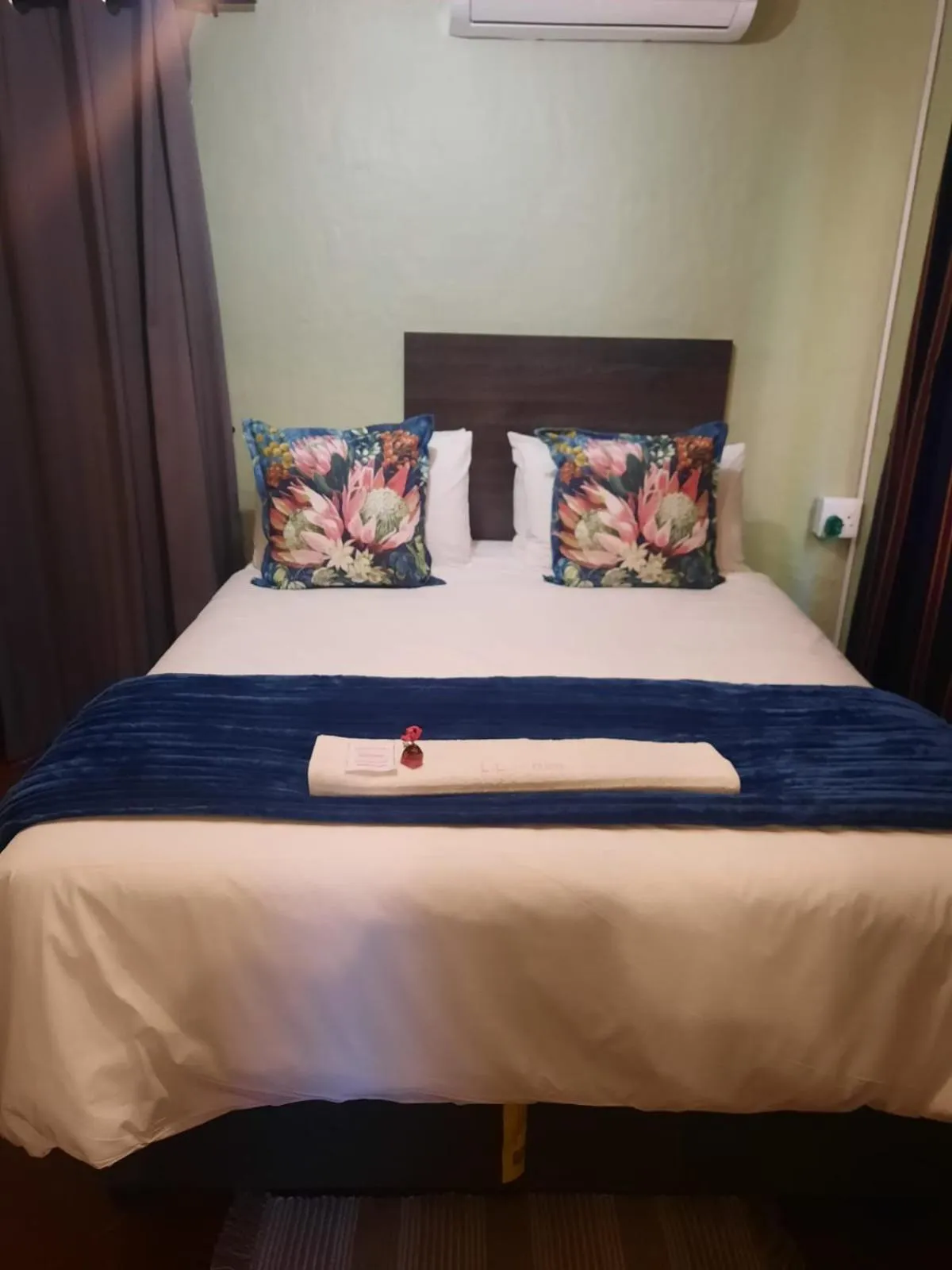 Bed in Lavender Lane