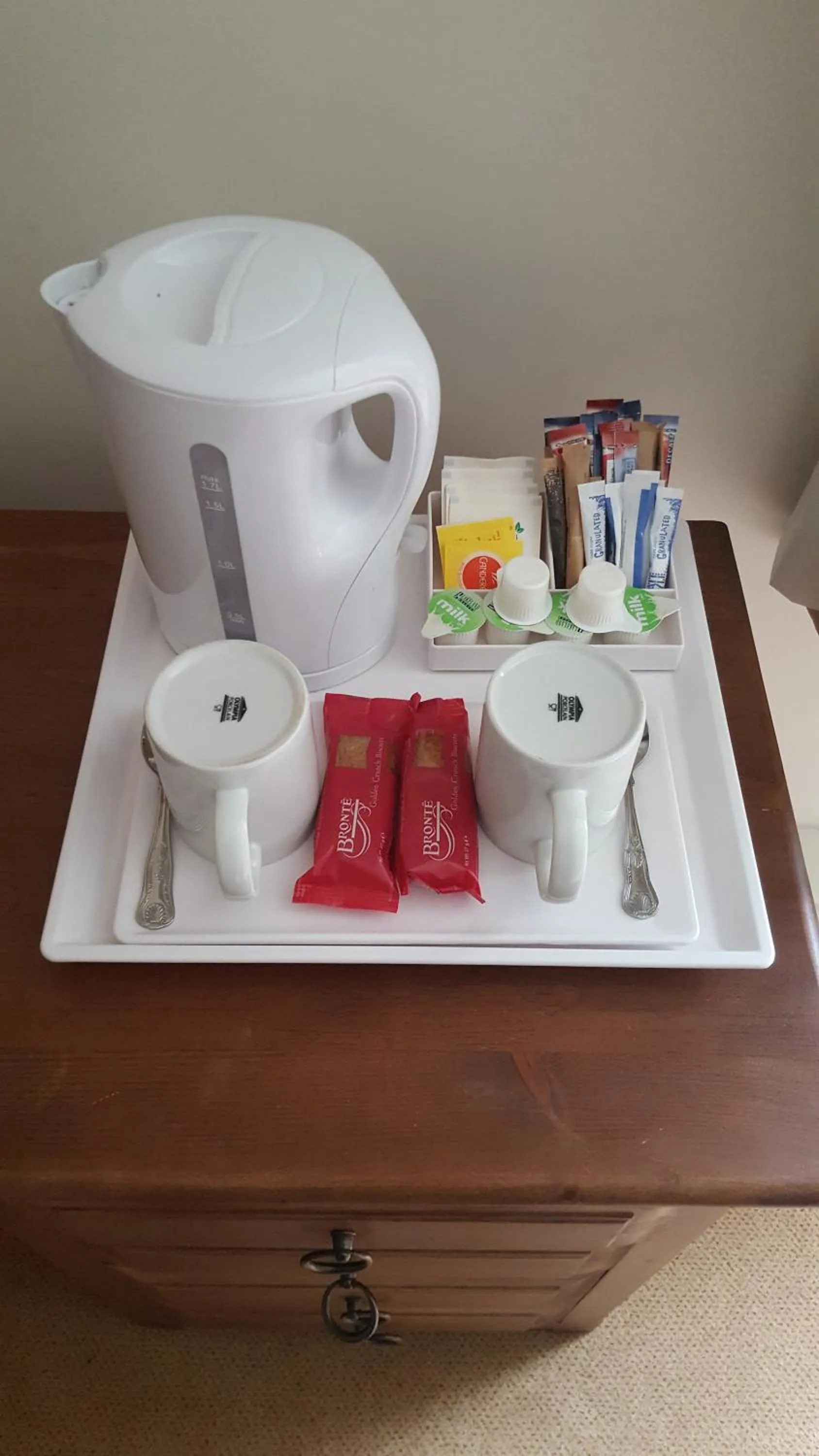 Coffee/tea facilities in The Chequers Hotel