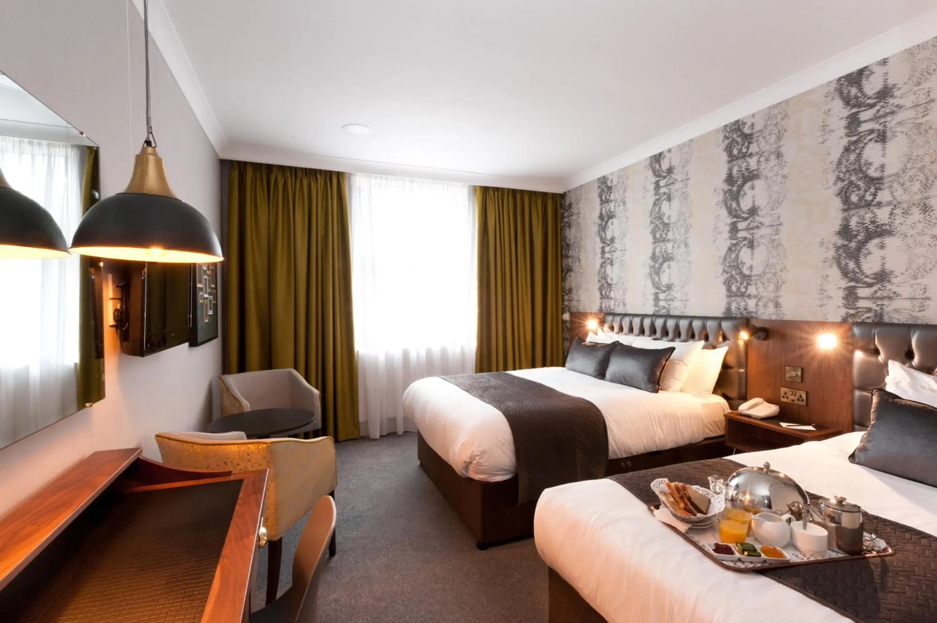 Triple Room in Majestic Hotel Triple Room in Majestic Hotel