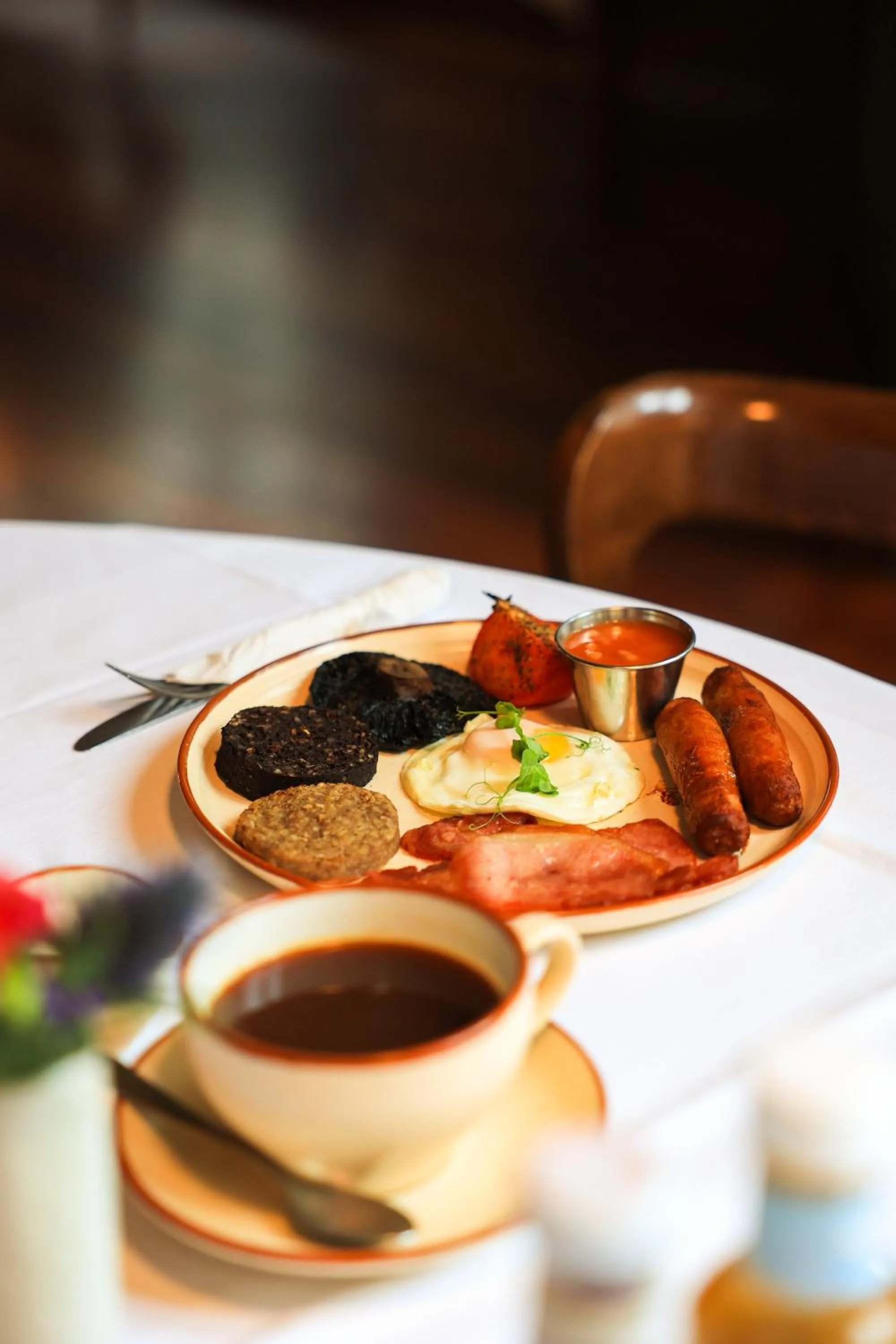 Restaurant/places to eat in Drury Court Hotel