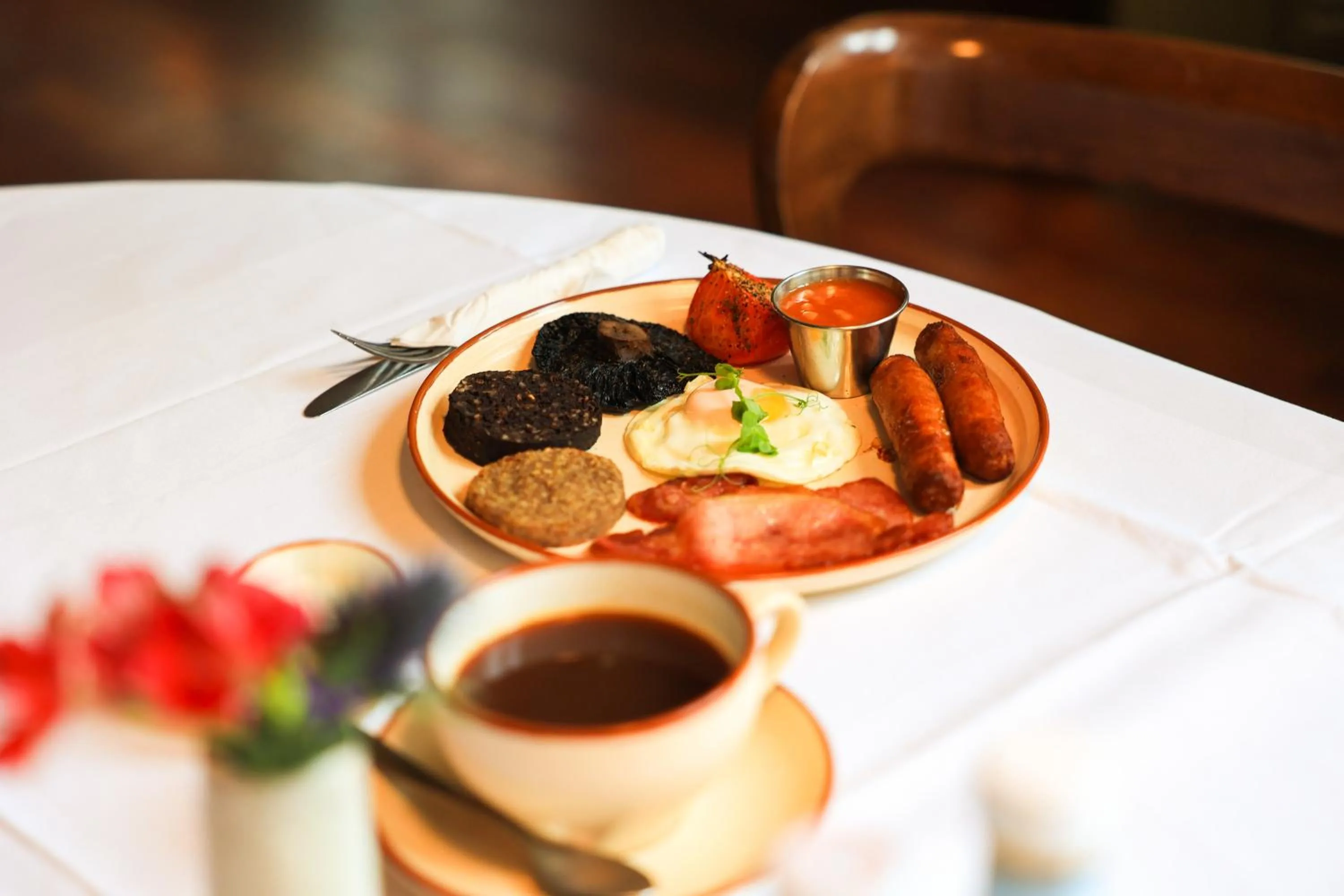 Restaurant/places to eat in Drury Court Hotel