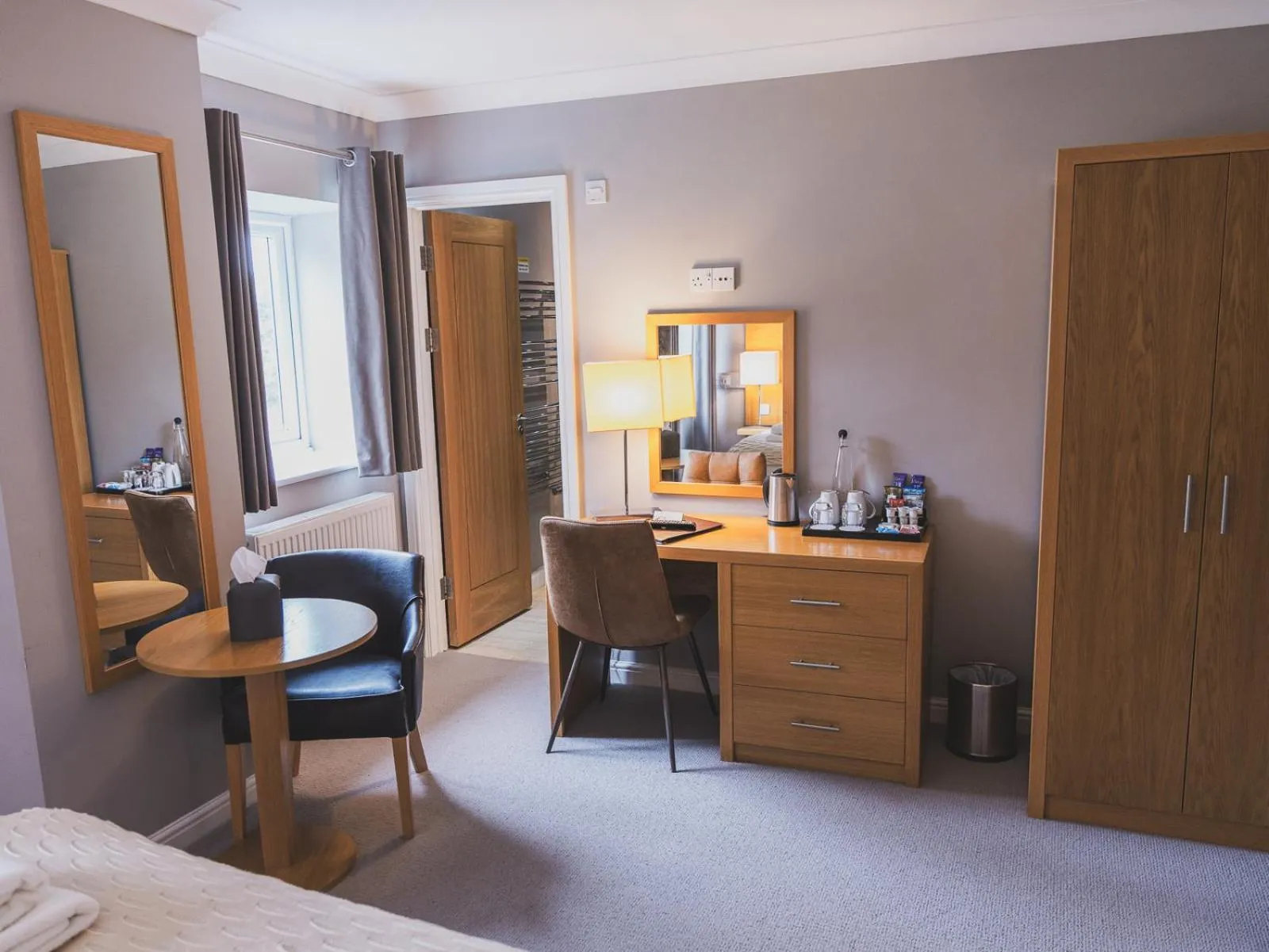 Coffee/tea facilities, Bed in Crossways