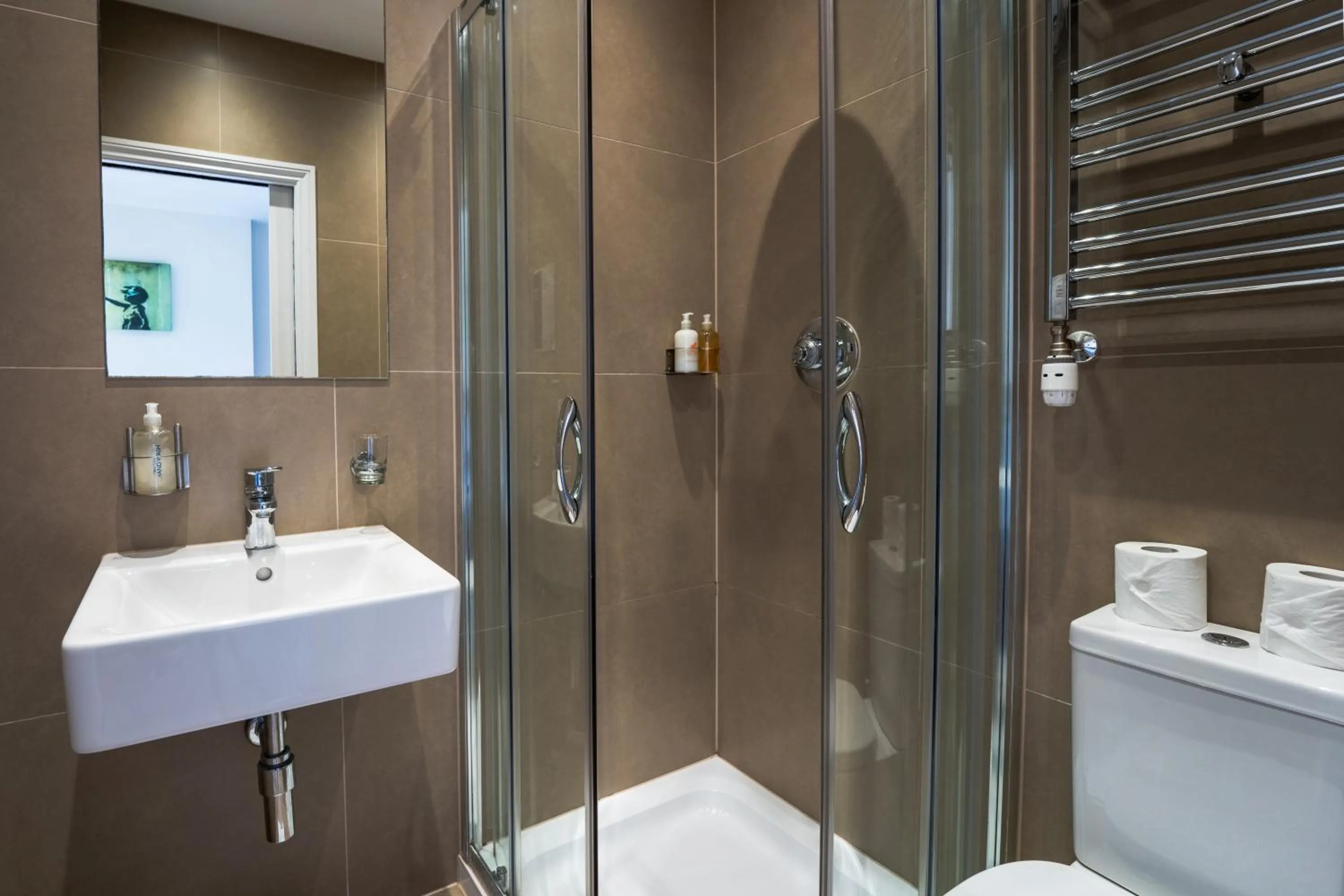 Shower in Chelsea Guest House