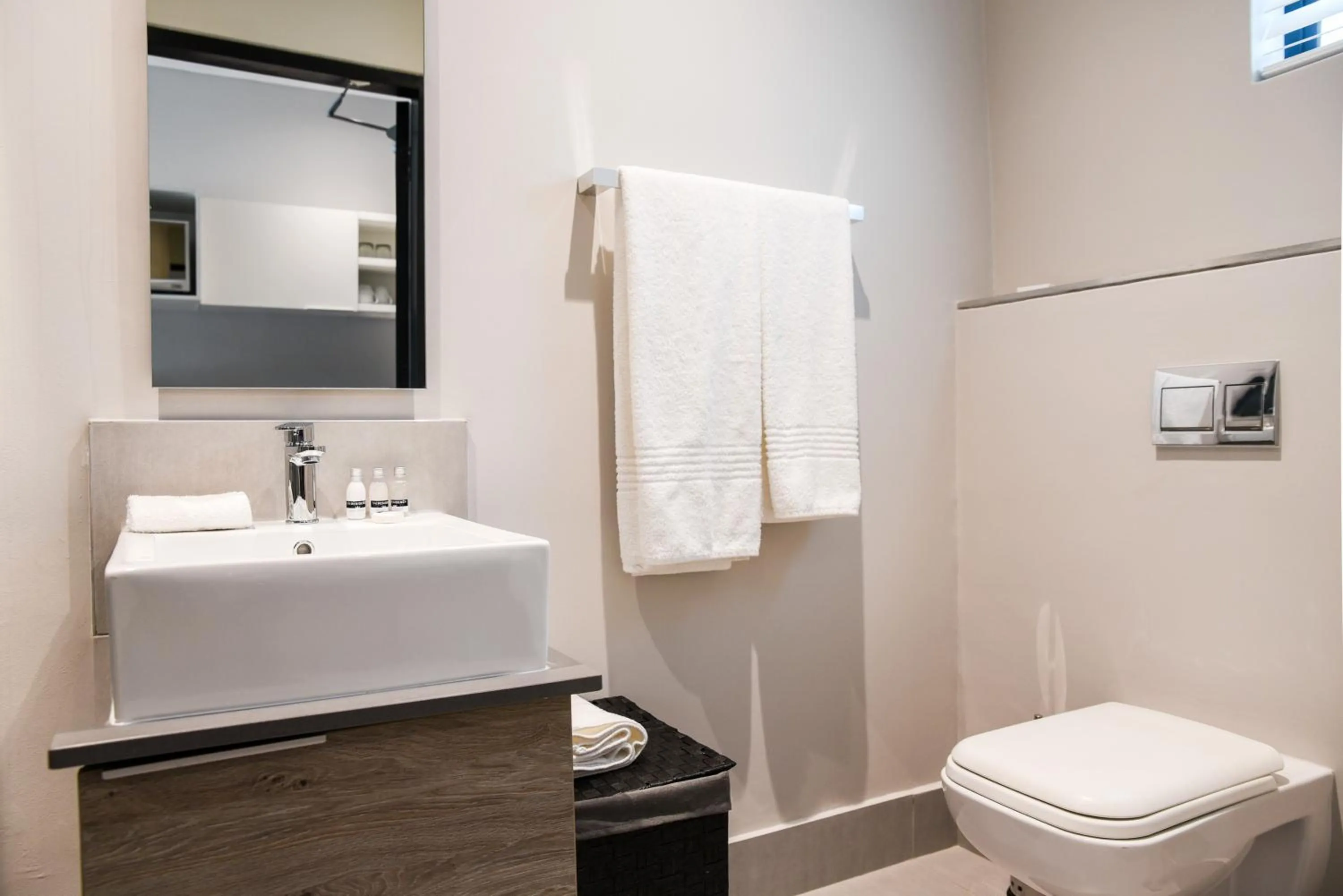 Toilet in Mint Hotel Rosebank