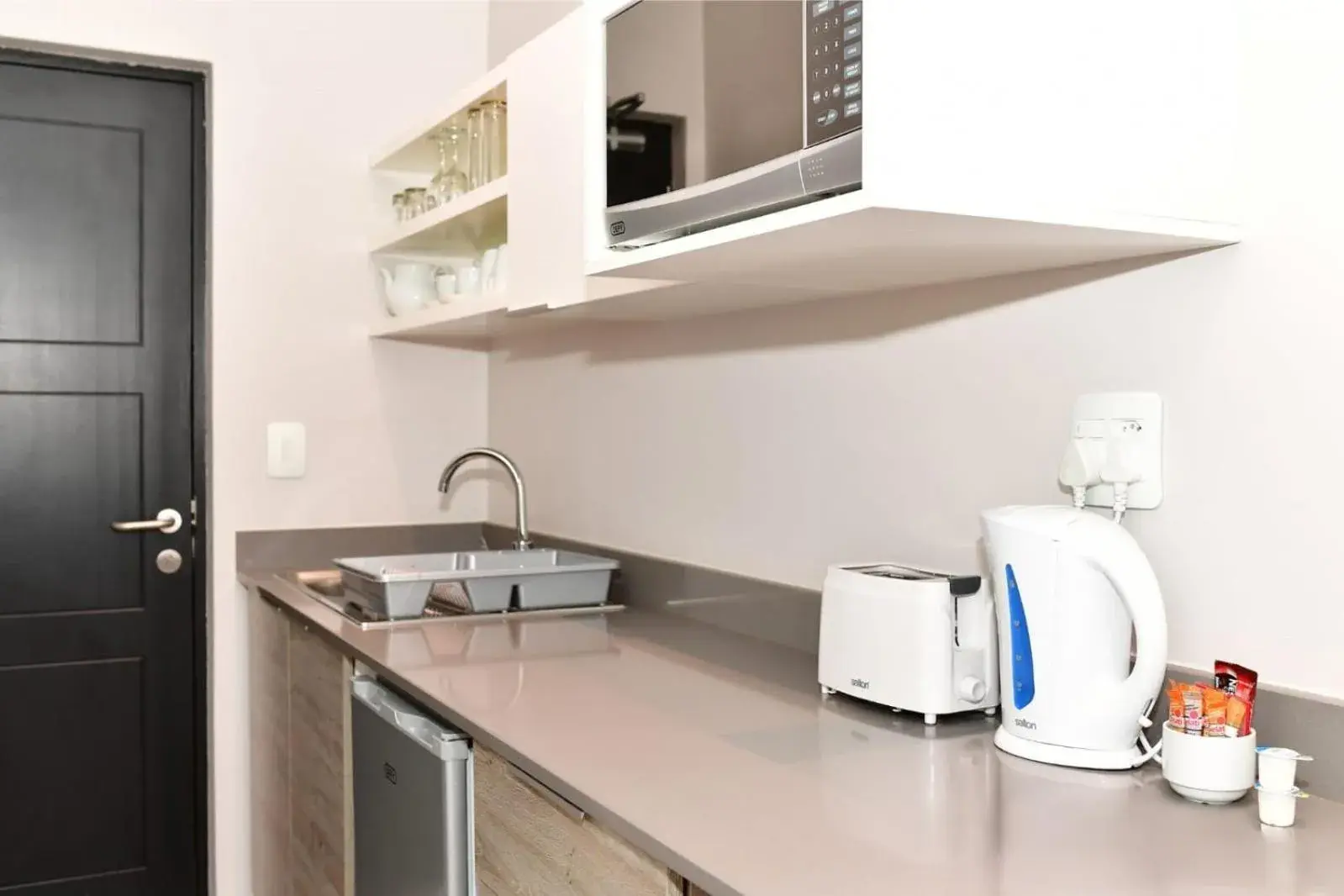 Kitchen or kitchenette in Mint Hotel Rosebank Kitchen or kitchenette in Mint Hotel Rosebank