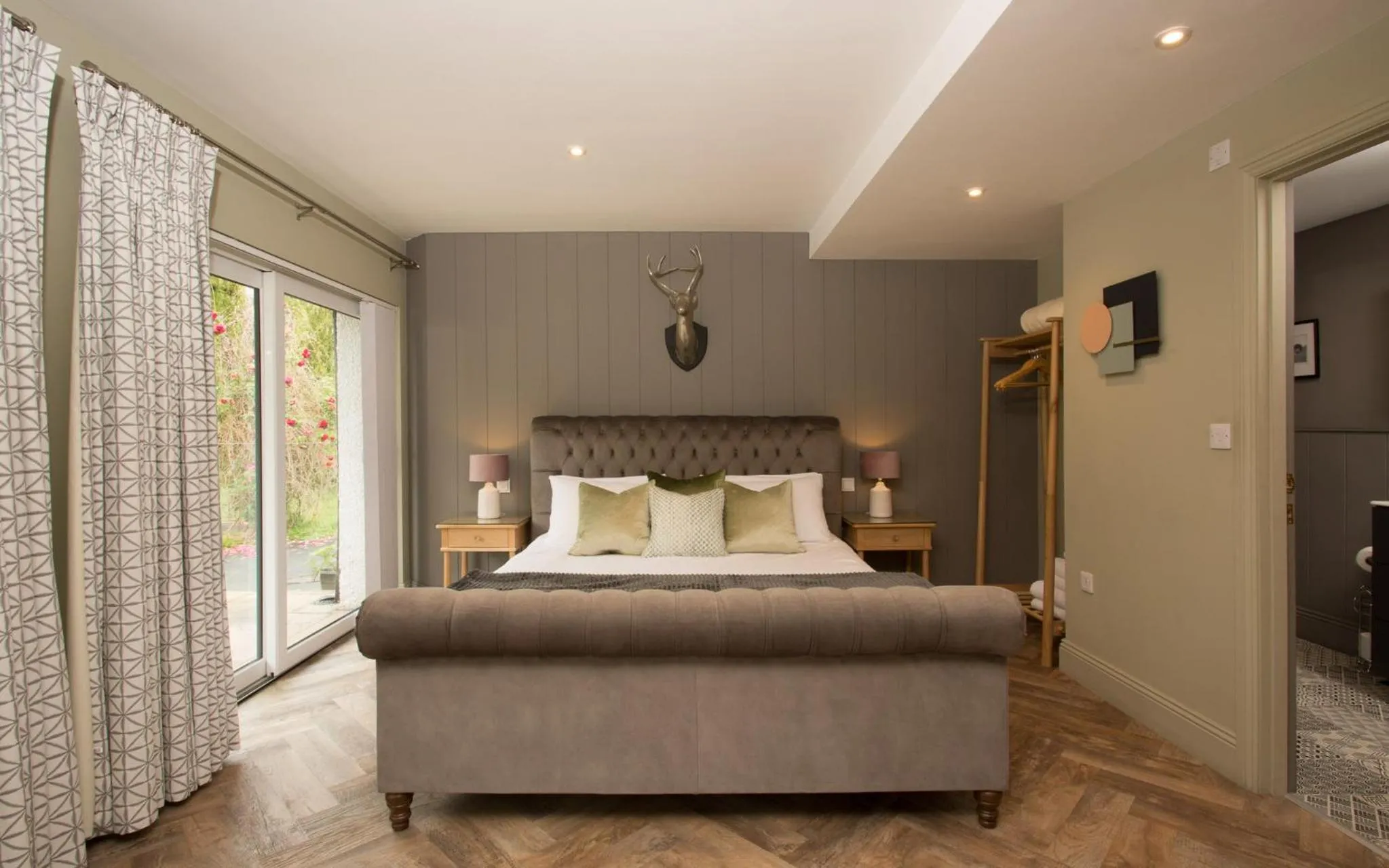 Hazel – ground-floor room in Willowbeck Lodge Boutique Hotel