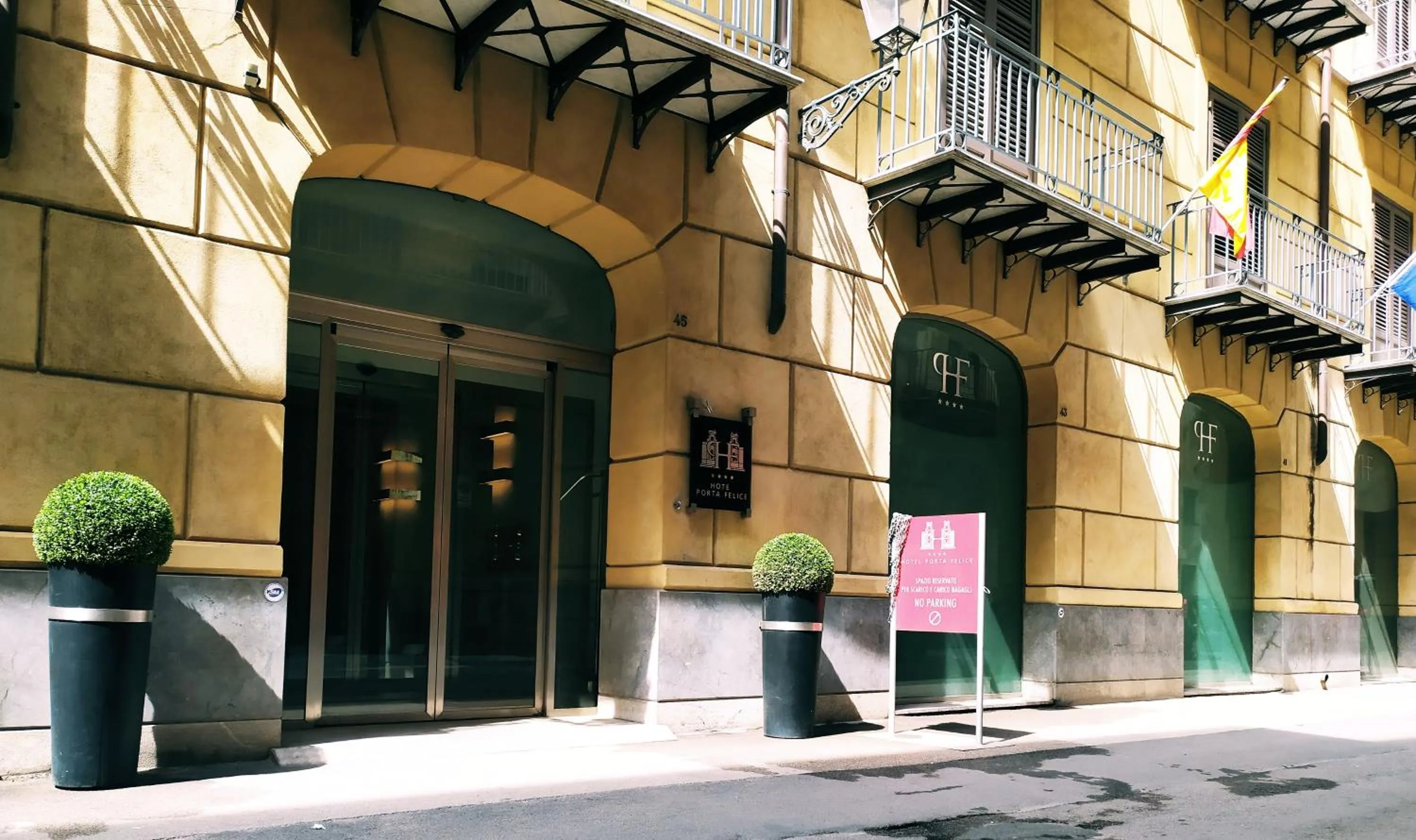 Property building in Hotel Porta Felice & Spa